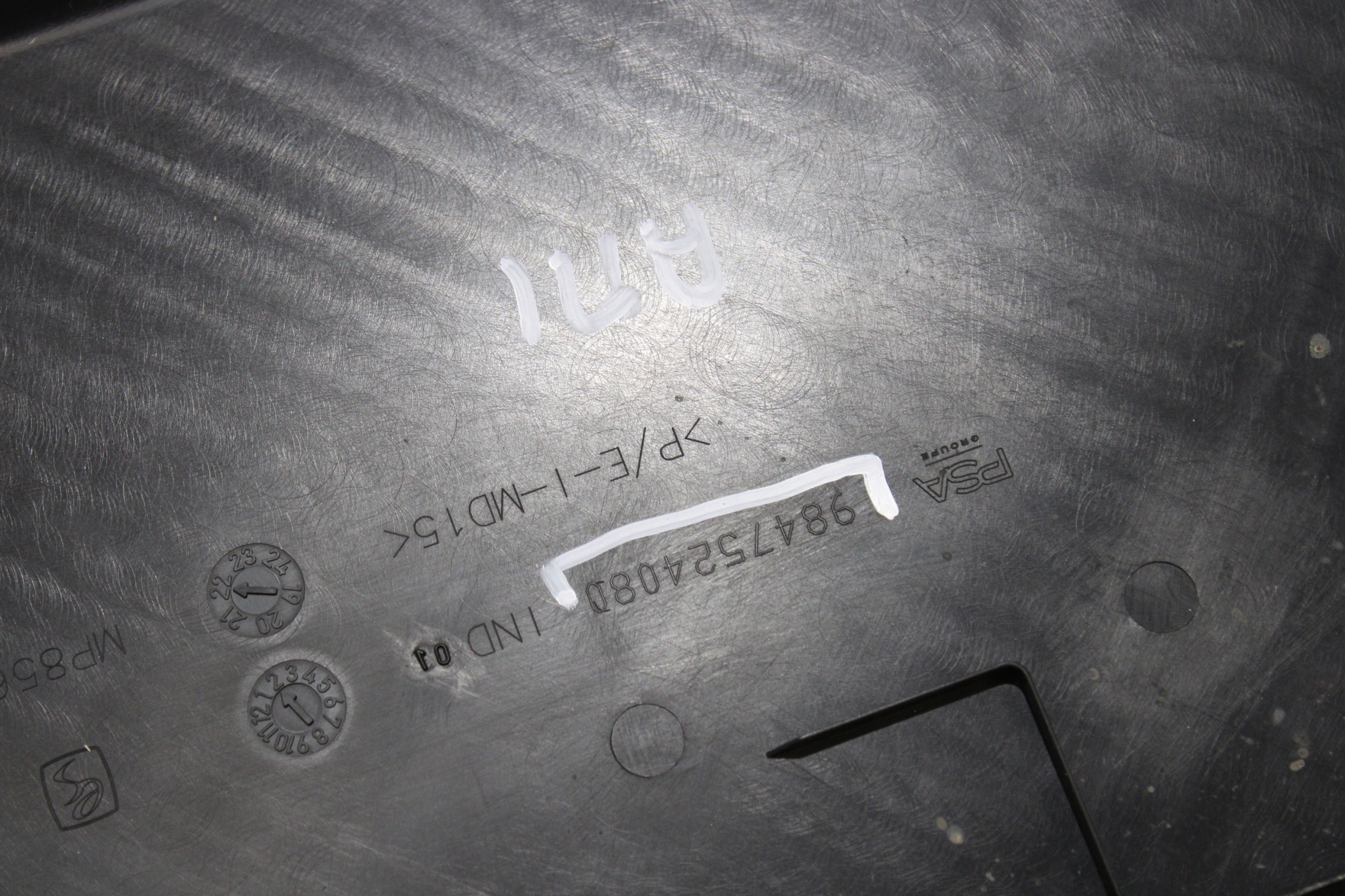 abdeckung Blende Abdeckung BODEN 9847524080 CITROEN AMI