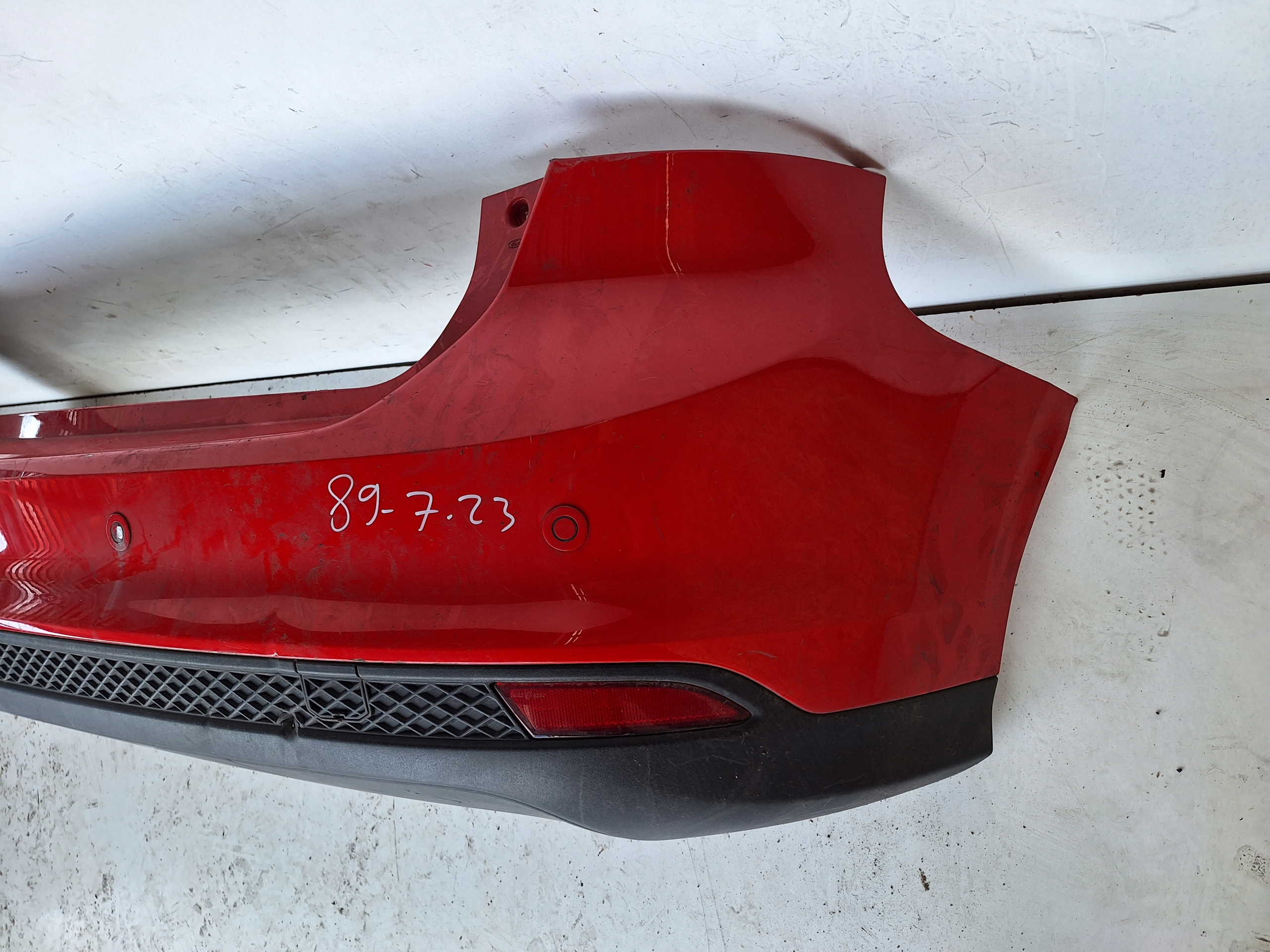 FORD FOCUS MK3 HB 11-14 bumper + PDC
