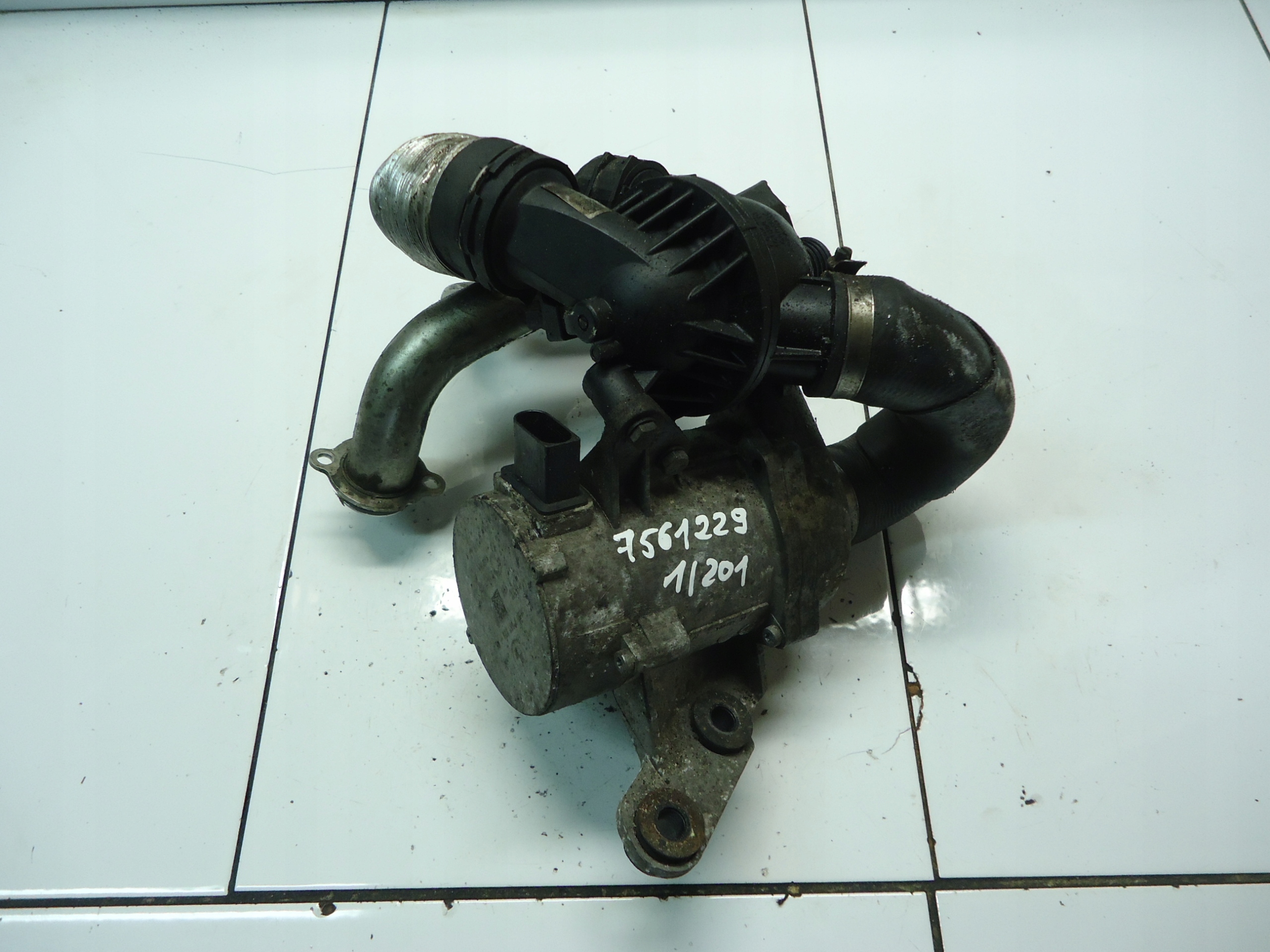 BMW 1 E87 2.0 N43B20 vízpumpa csomag TERMOSTATU 7561229