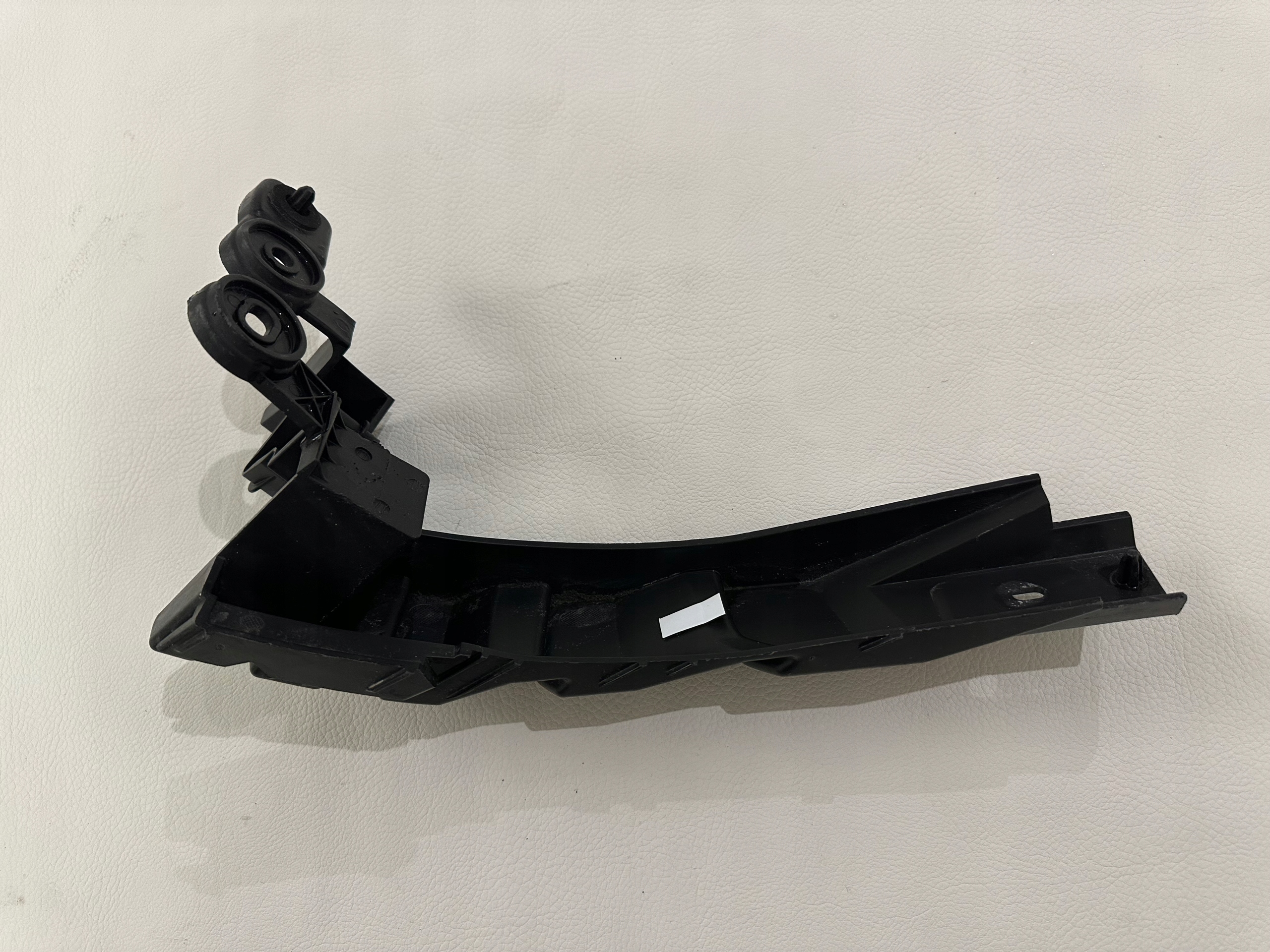 Jaguar F-Pace support right rear part HK8317A881