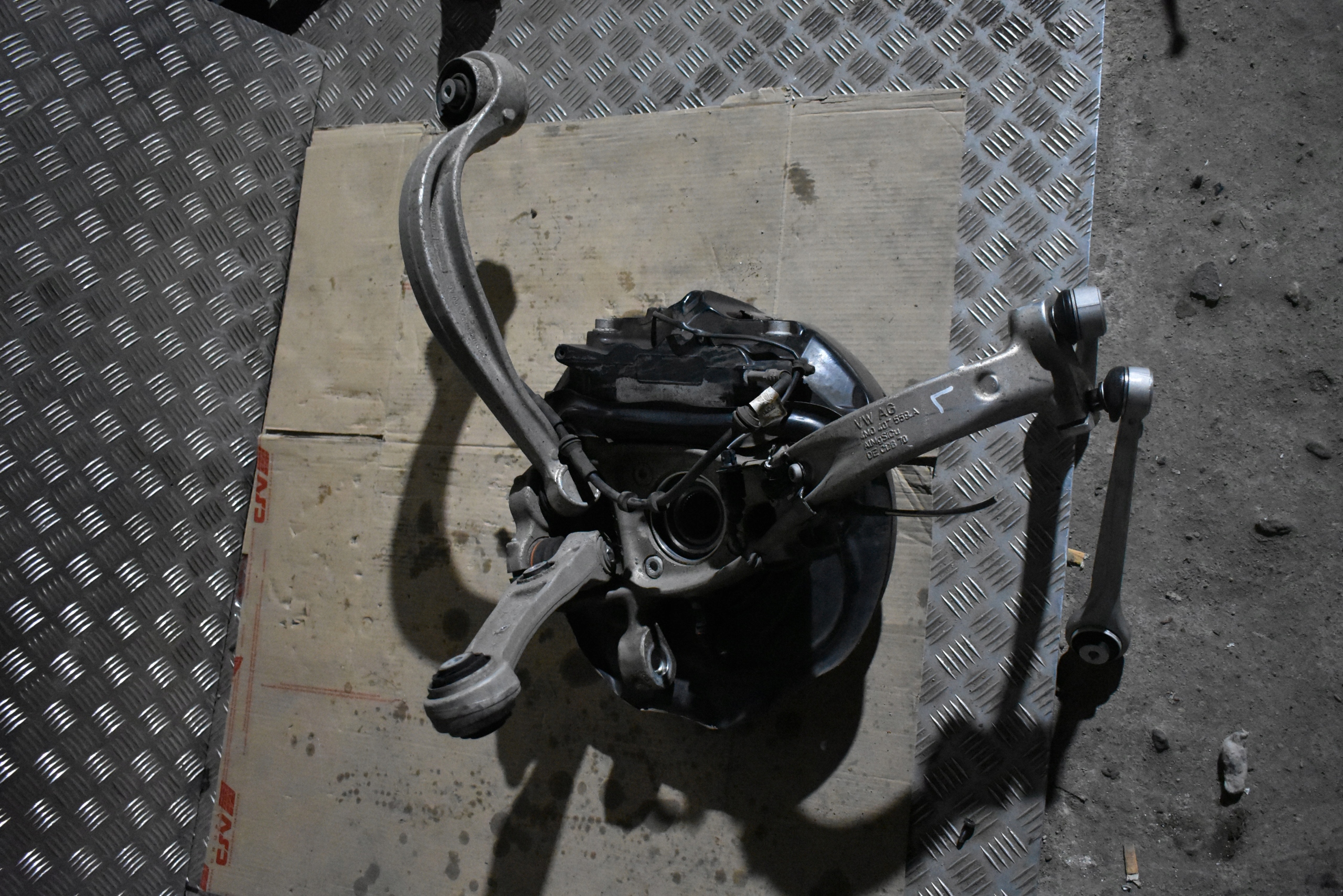 IDEALNE sususpension front front left BENTLEY BENTAYGA 1