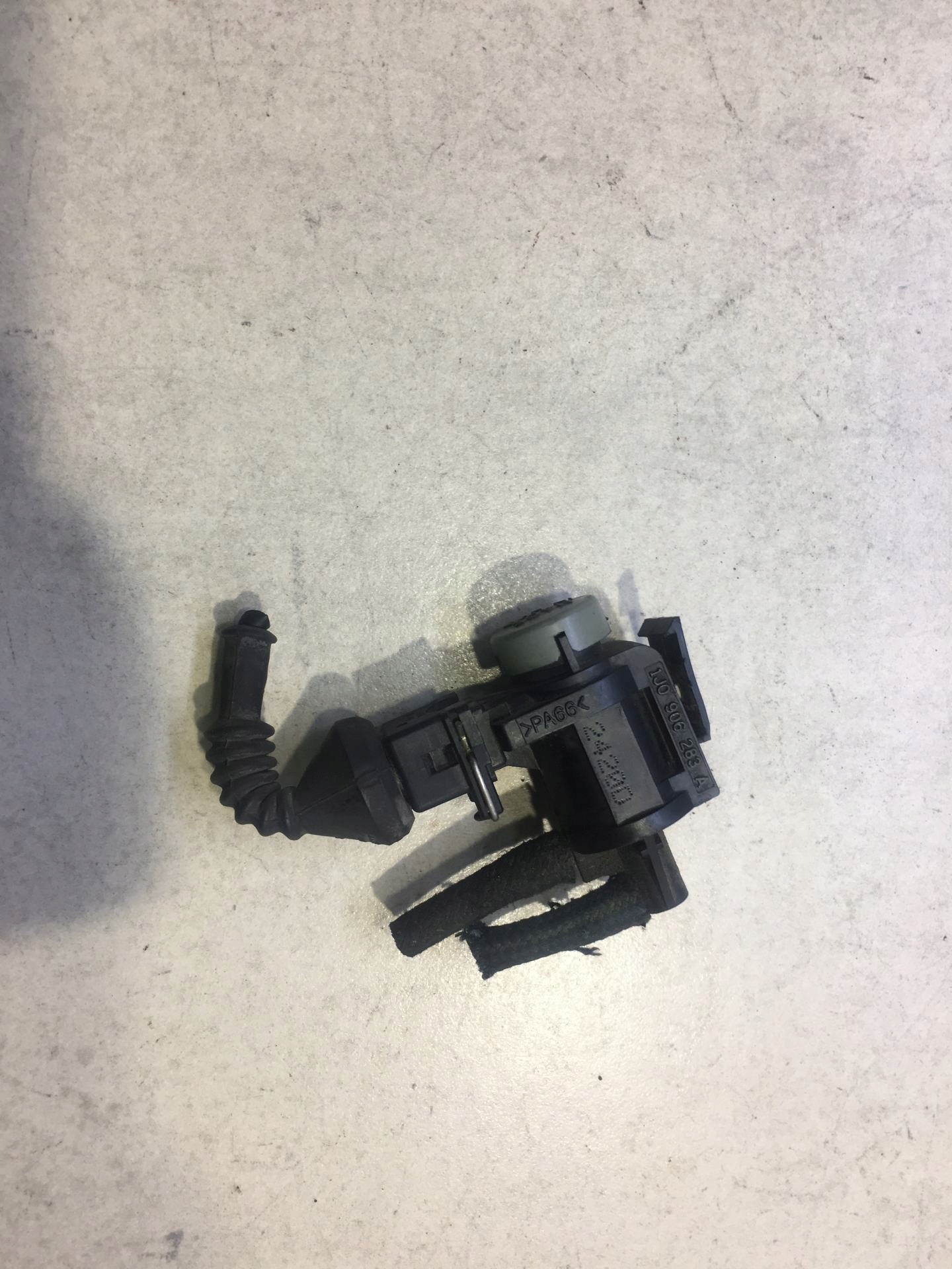 Sensor Unterdruck A6 C5 2.5 TDI 1J0906283A