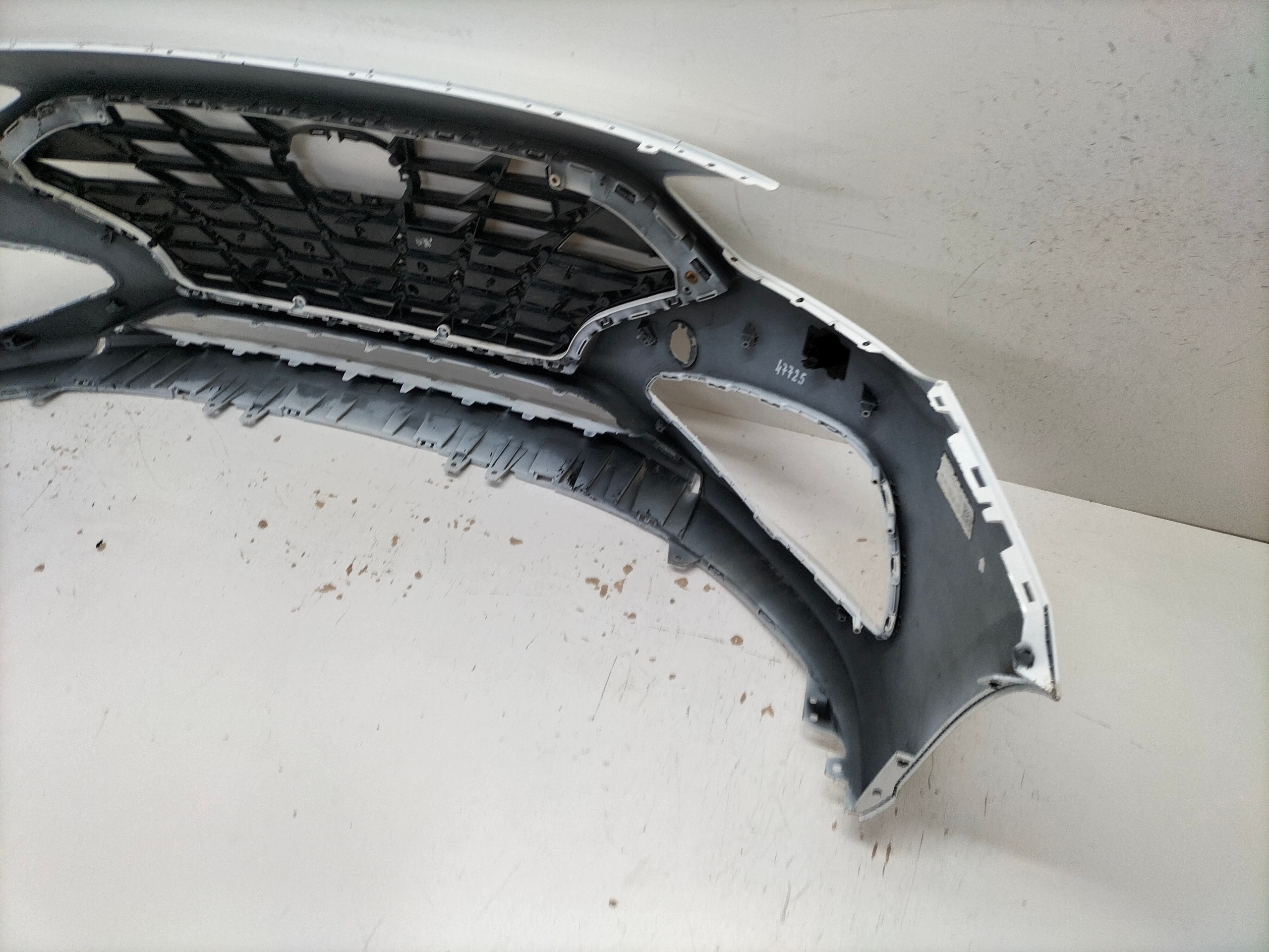 front bumper front HYUNDAI I30 III LIFT 20- wersja below sensors PDC