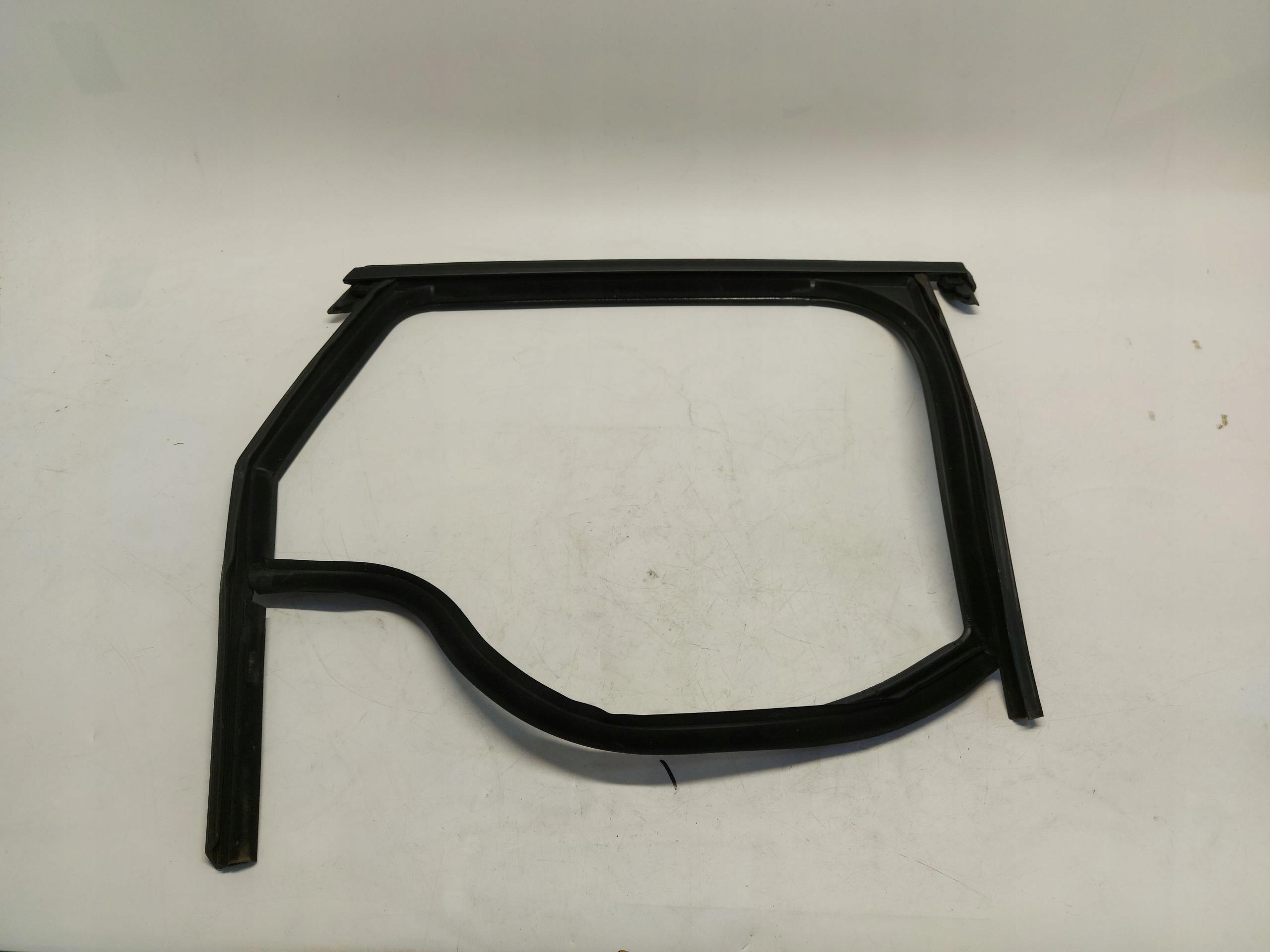 Porsche Macan II LIFT gasket windows door right rear part