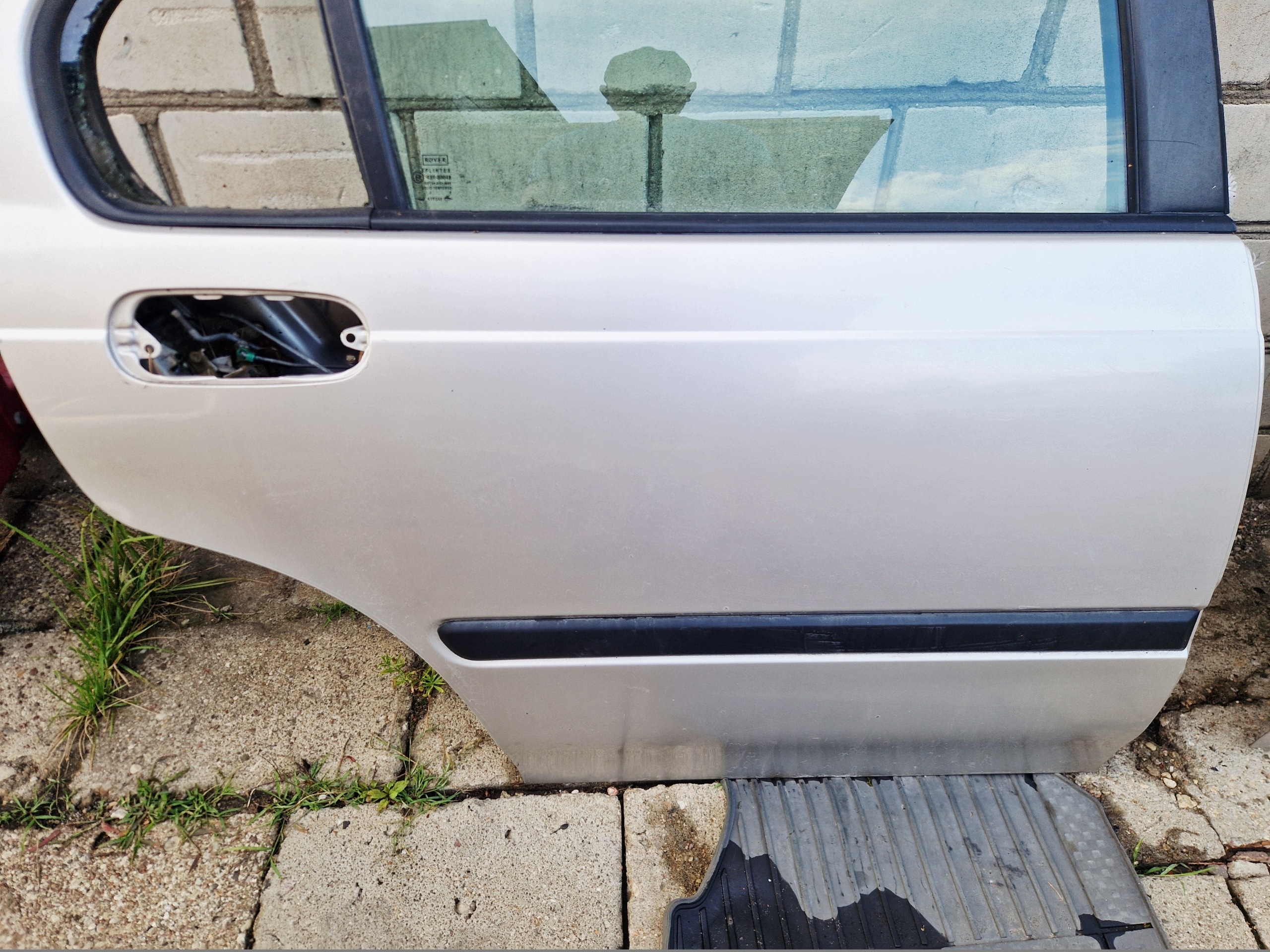 ROVER 400 HB 5D door right rear part rear. silver