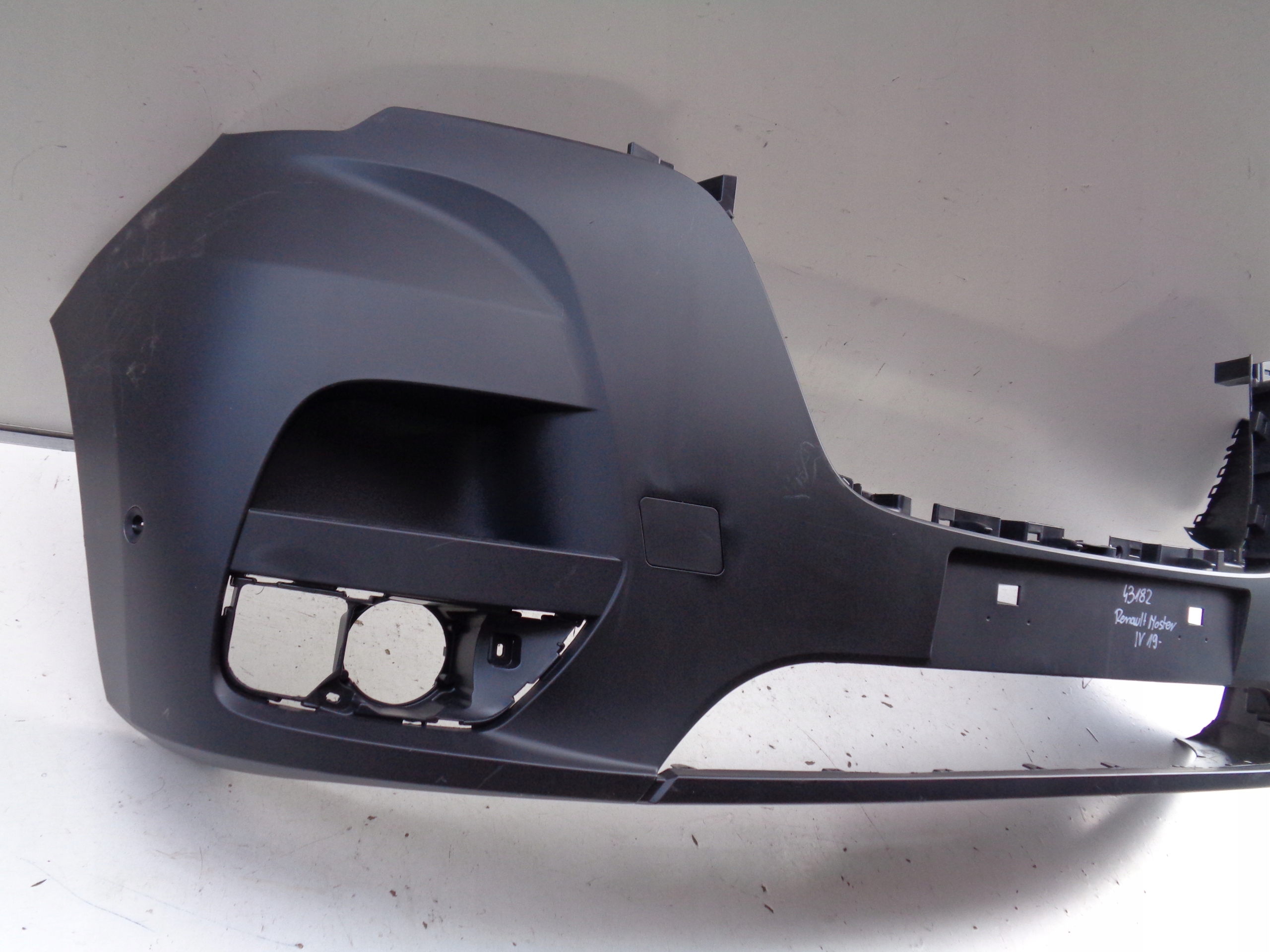 front bumper RENAULT MASTER IV 19- NR 43182