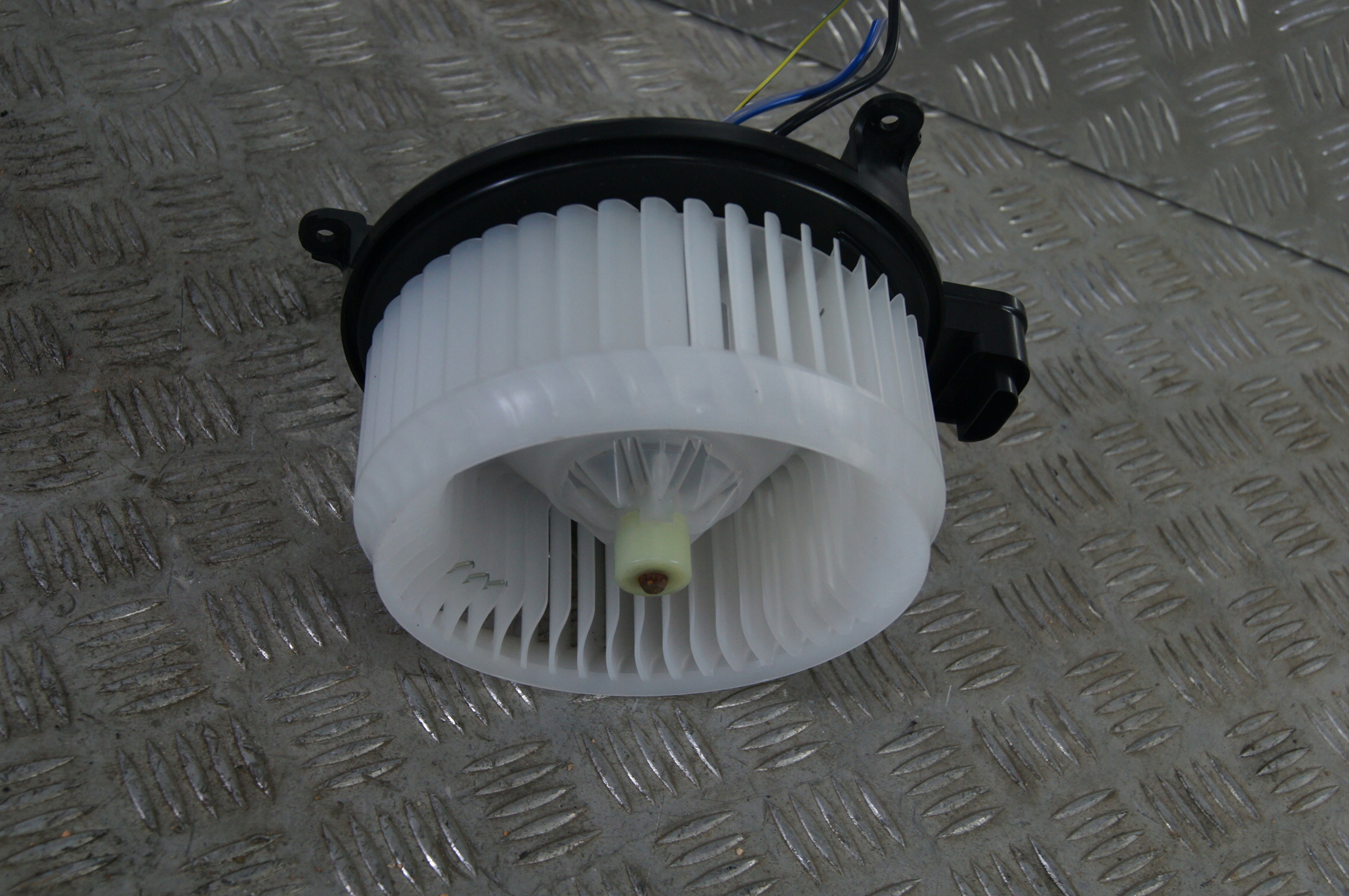 Land Rover Discovery V L550 Тепловентилятор