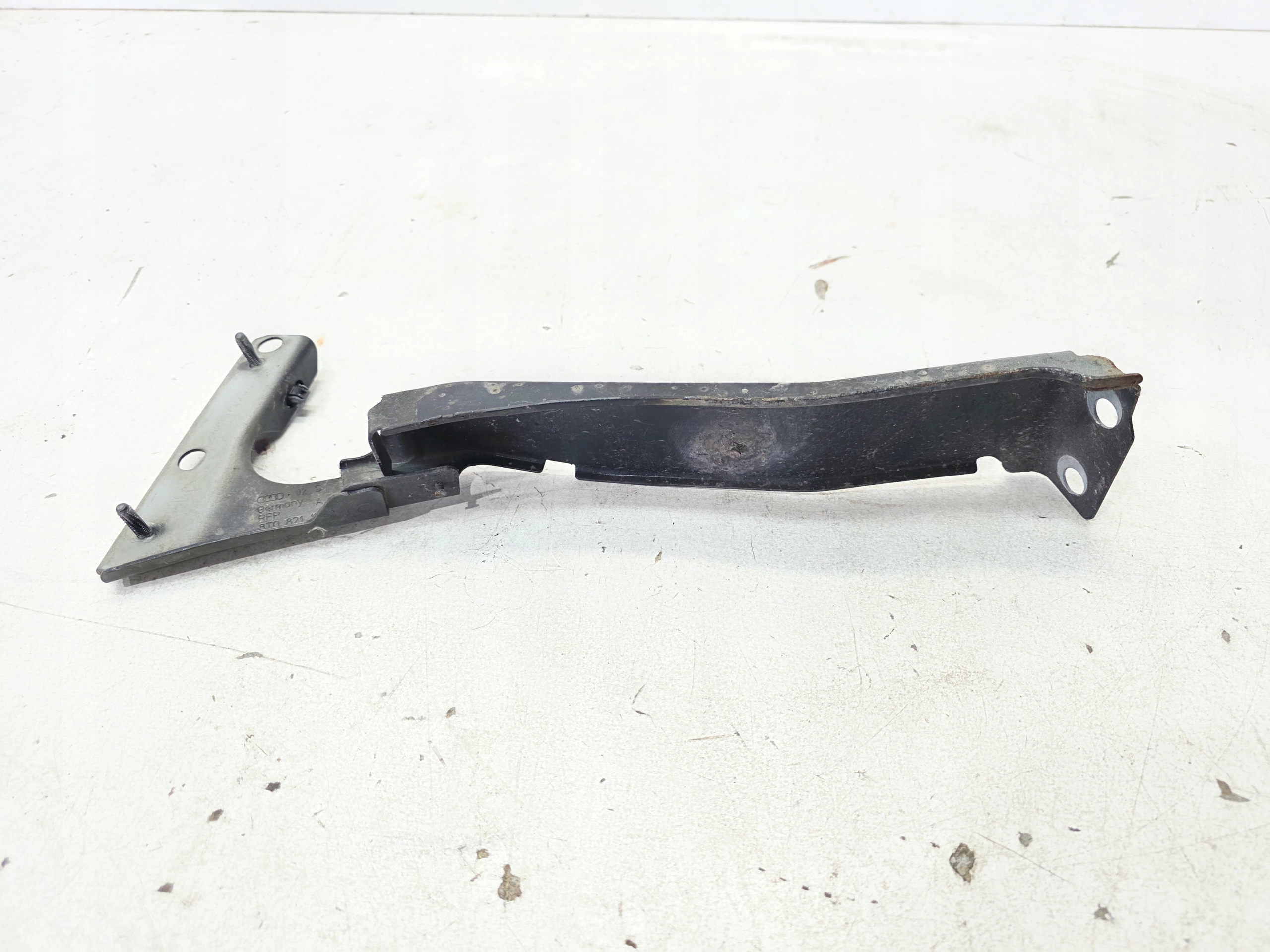 Console Support plaque Aile Droite Avant AUDI A5 8T 8T0821136A