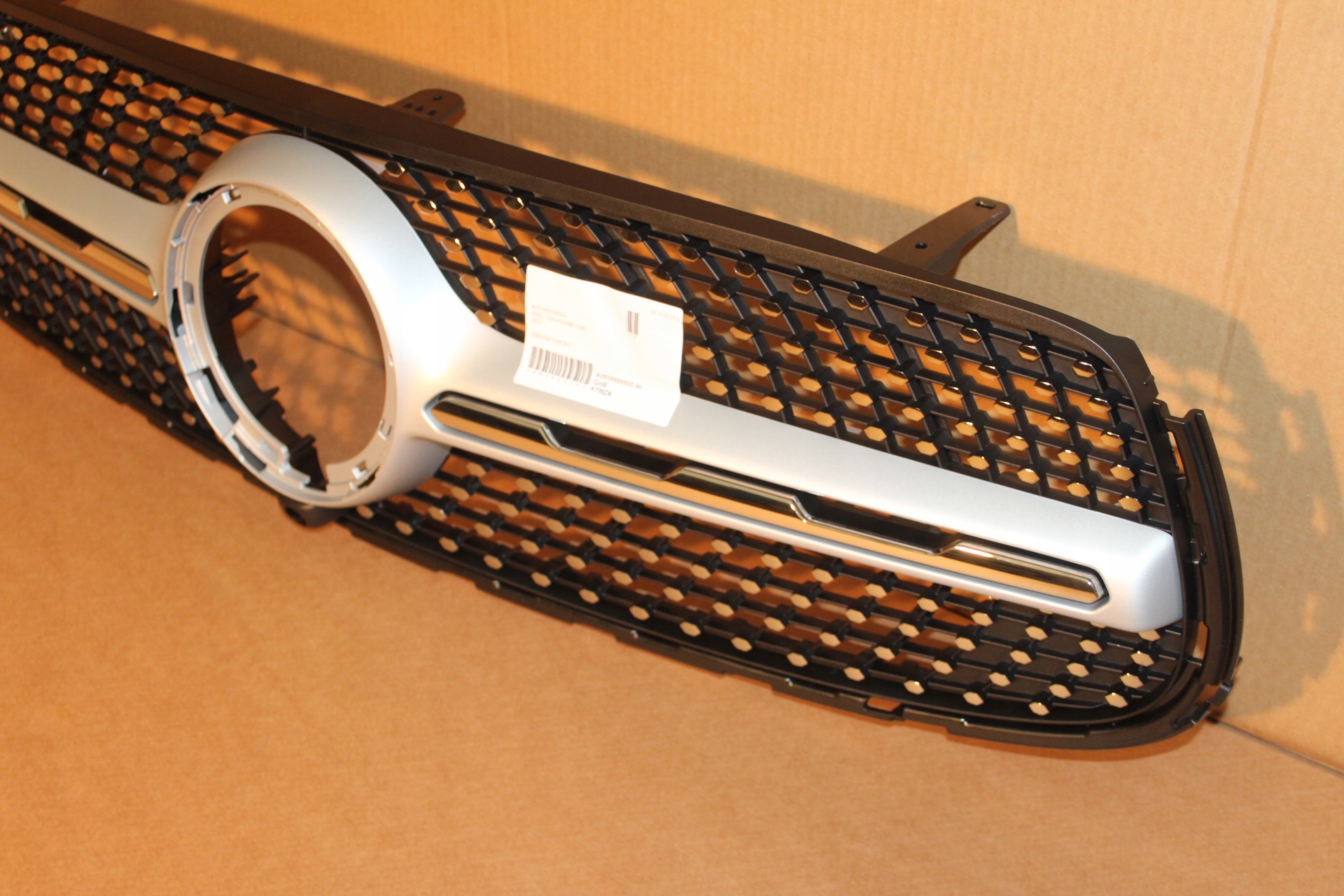 Atrapa Grill Mercedes GLC 253 LIFT AMG DIAMENT NOWY ORYGINAŁ Producent części Mercedes-Benz OE