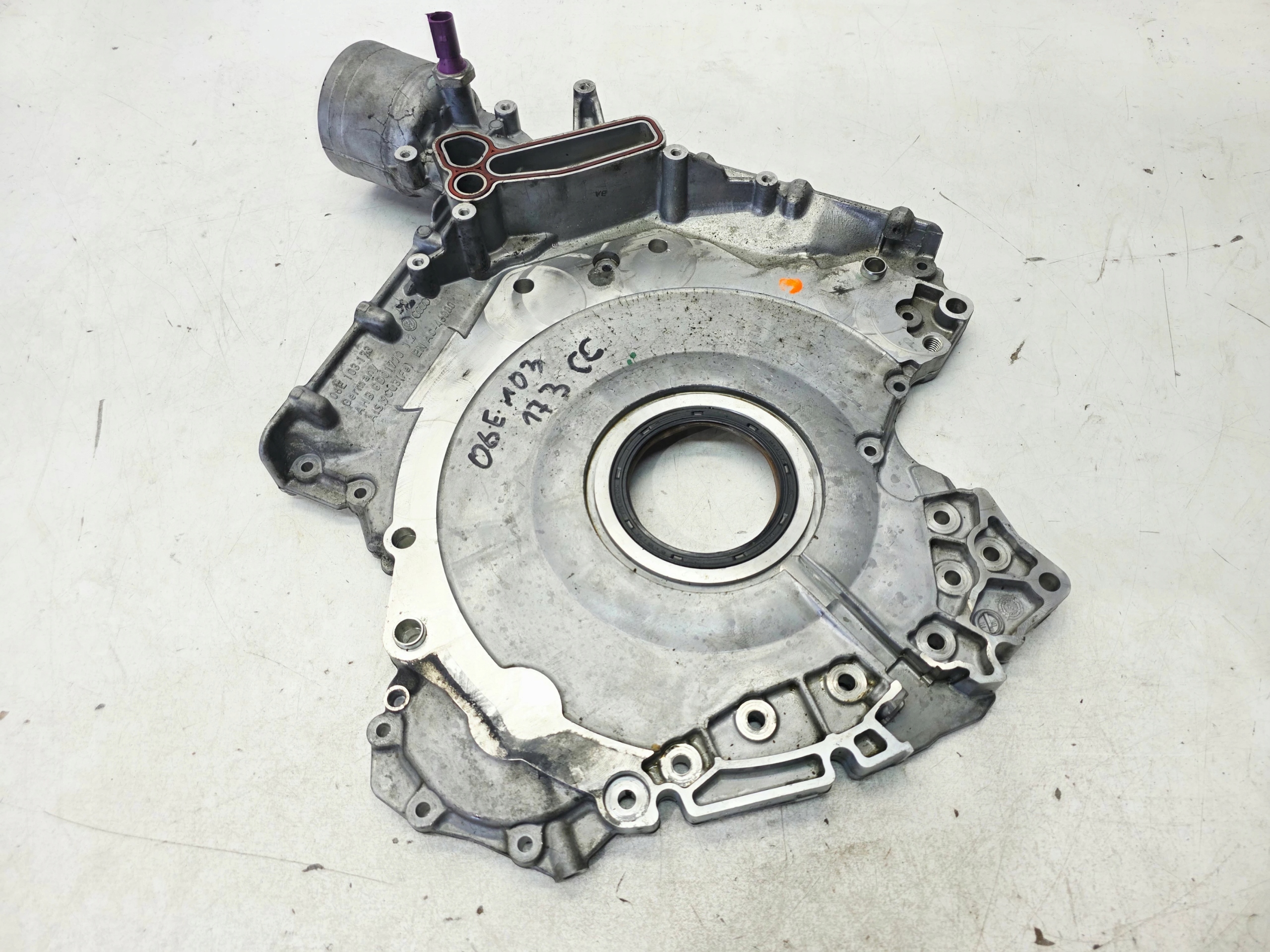 Couvercle carter distribution Arrière AUDI A6 C7 A7 A8 D4 3.0 TFSI 06E103173CC
