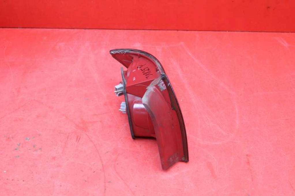 light right rear part rear MAZDA 3 1 and BK sedan 03-06