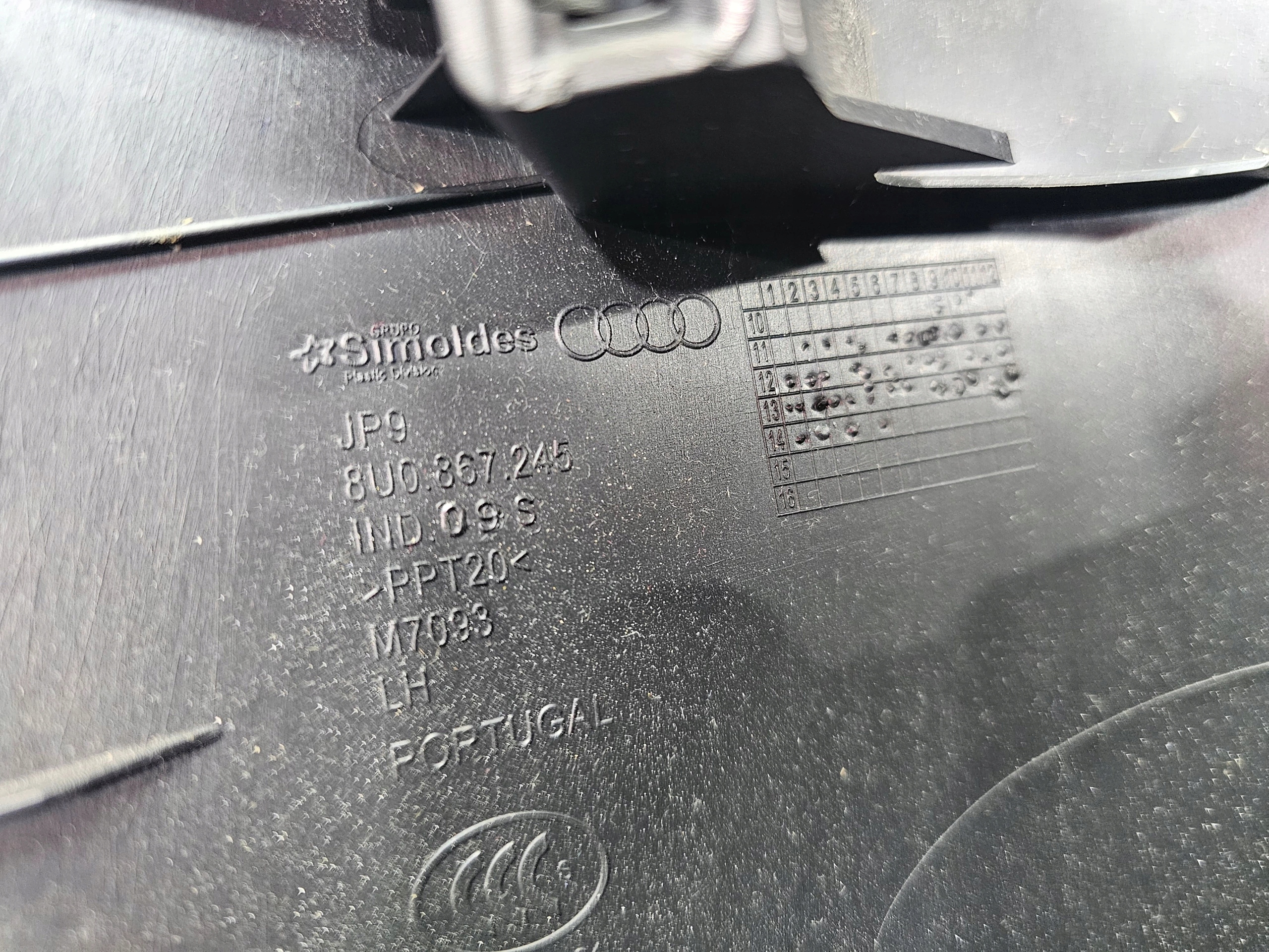 Blende Abdeckung SLUPKA links heck AUDI Q3 8U 8U0867245