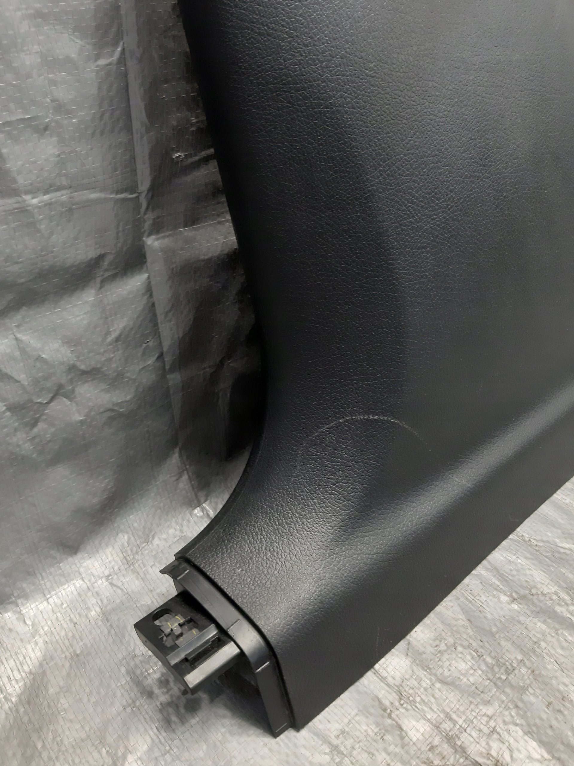 cover SLUPKA B left MERCEDES GLB X247