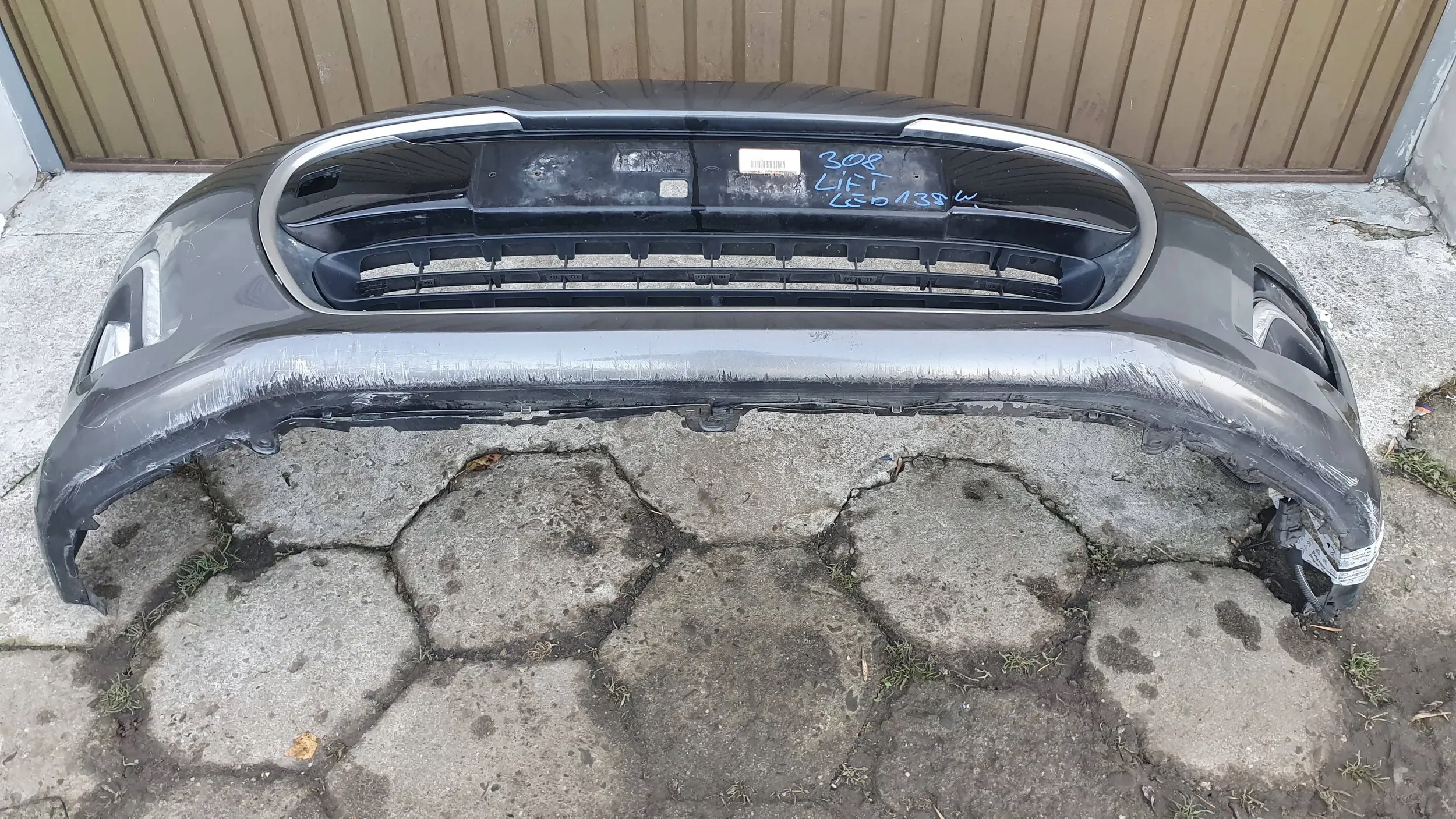 Peugeot 308 1 and Lift LED 11-13 front bumper front $