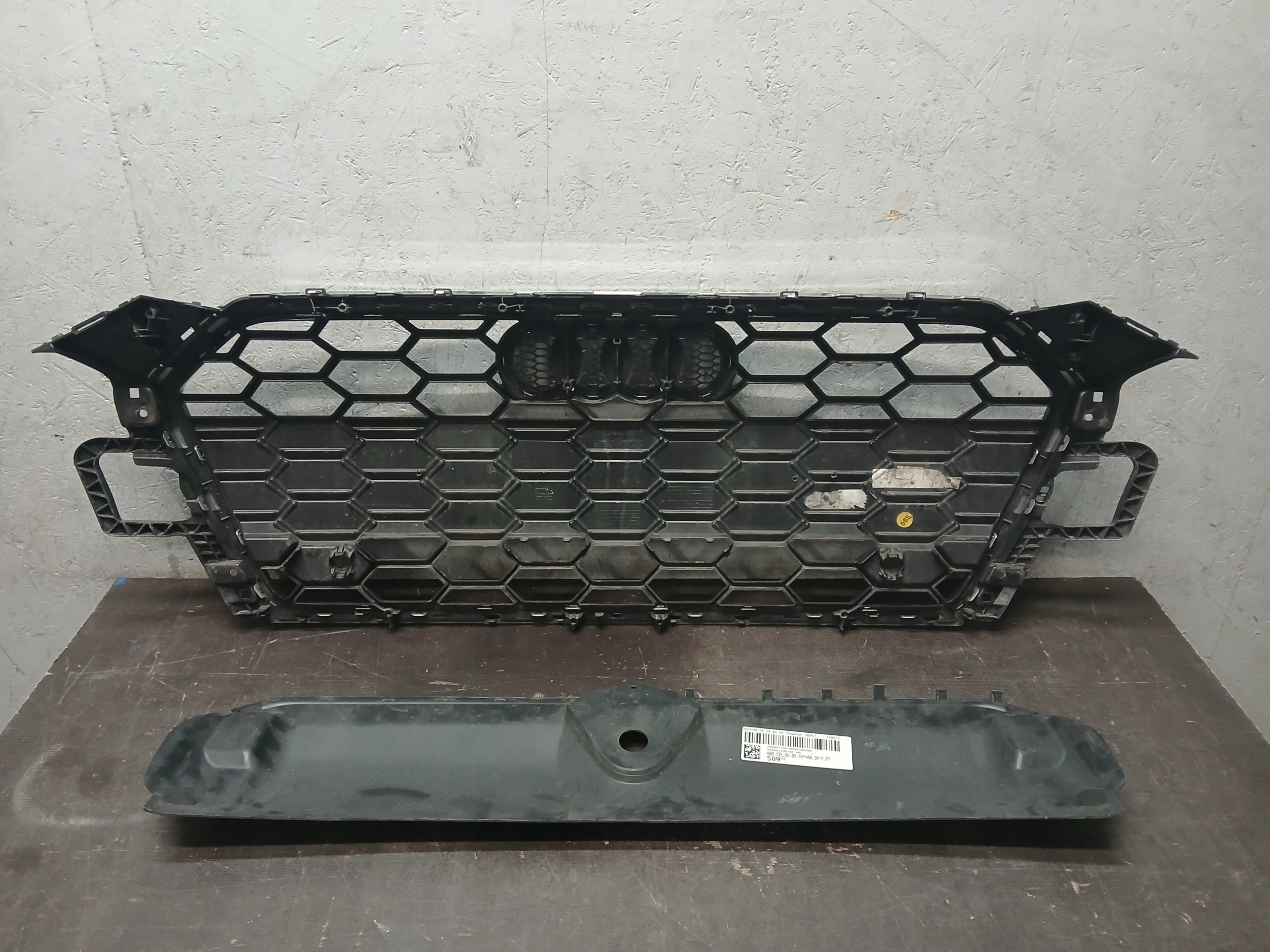 Grille AUDI A5 8W6 LIFT 8W6853651BL