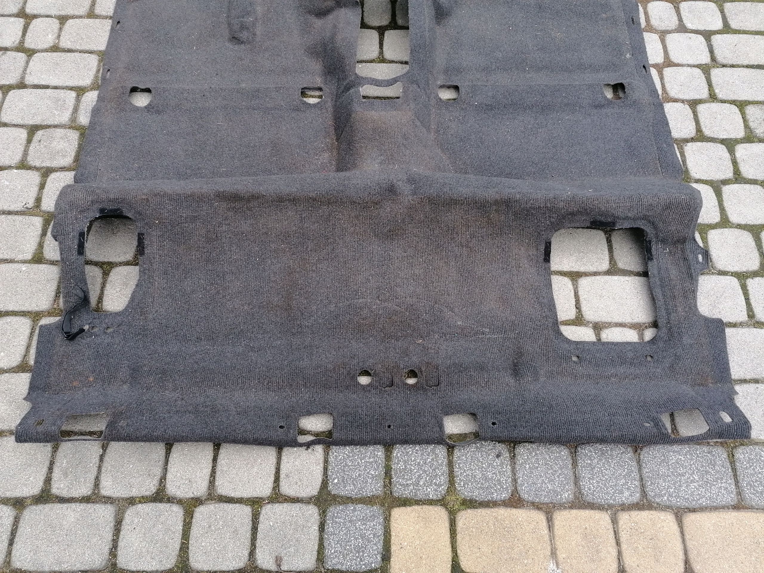 MITSUBISHI L200 V DYWAN WYKŁADZINA KABINY 2015- Numer katalogowy części L20015-DYWAN-X