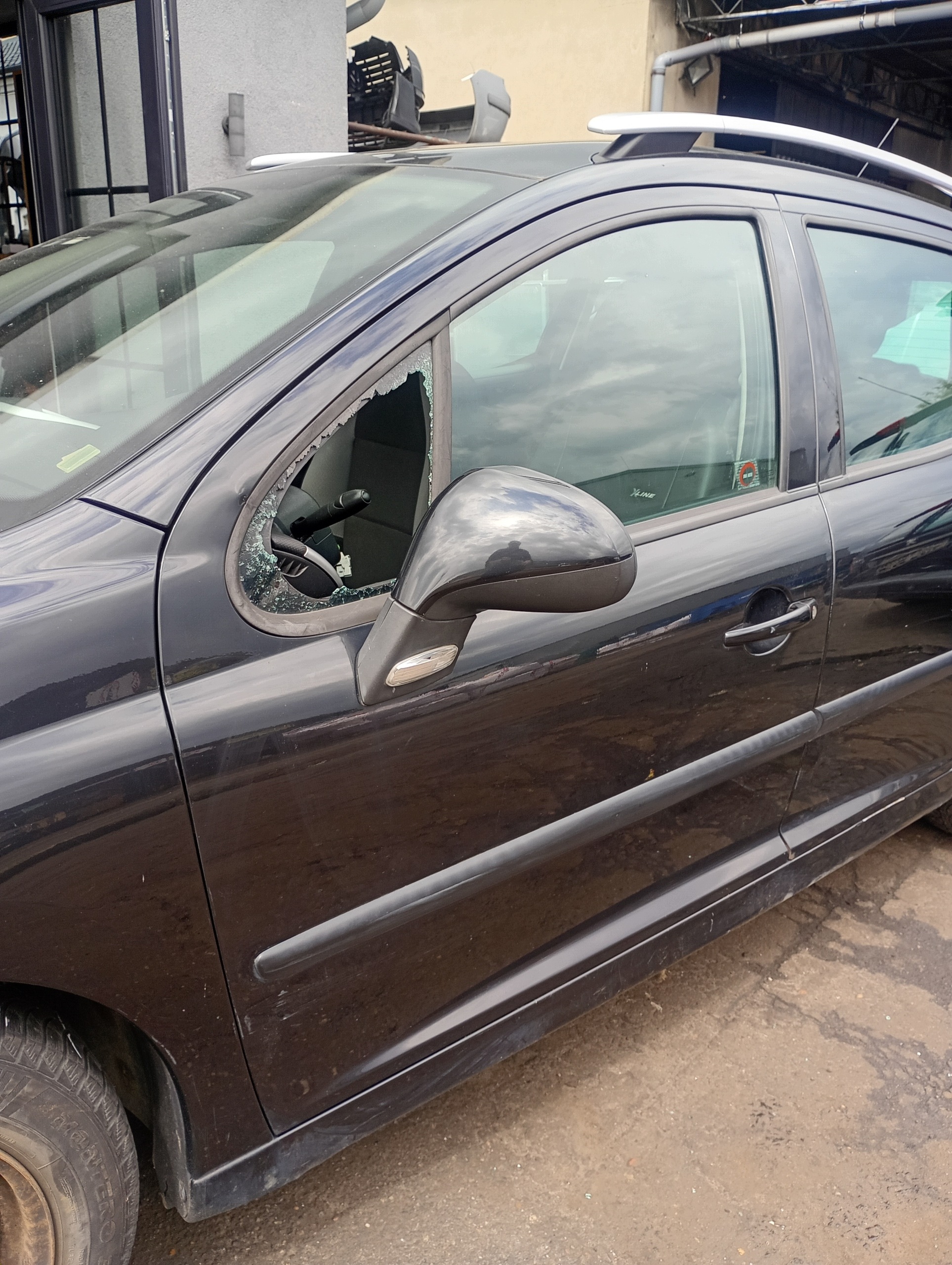 door left front front Peugeot 207 SW 06-13 kod lakieru EXLD