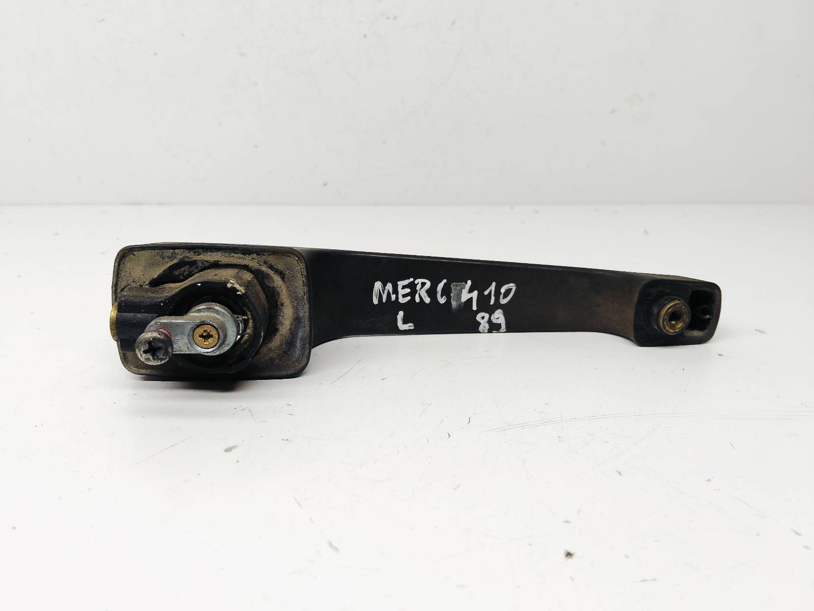 handle door left front MERCEDES-BENZ 410 2.3 89r original