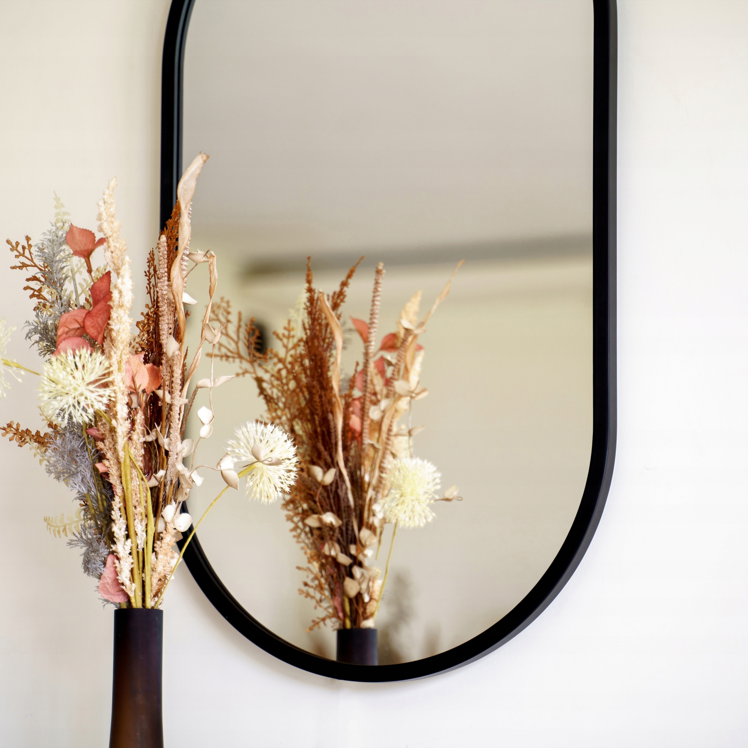 LUSTRO ŁAZIENKOWE PODŚWIETLANE LED OWALNE W CZARNEJ RAMIE 40X75 CM Materiał ramy MDF