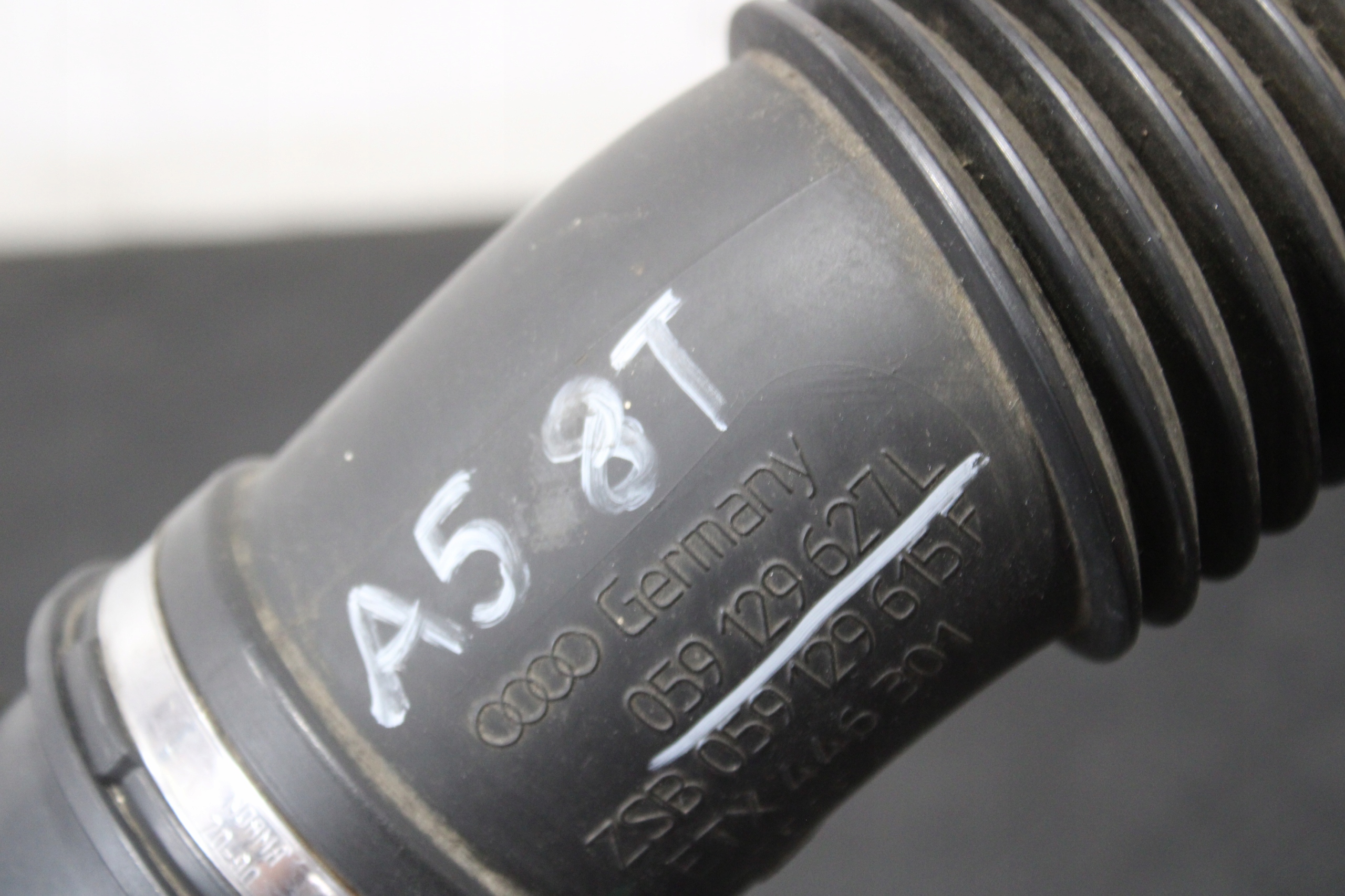 rohr Schlauch luft AUDI A5 8T 8T0 COUPE 059129627L