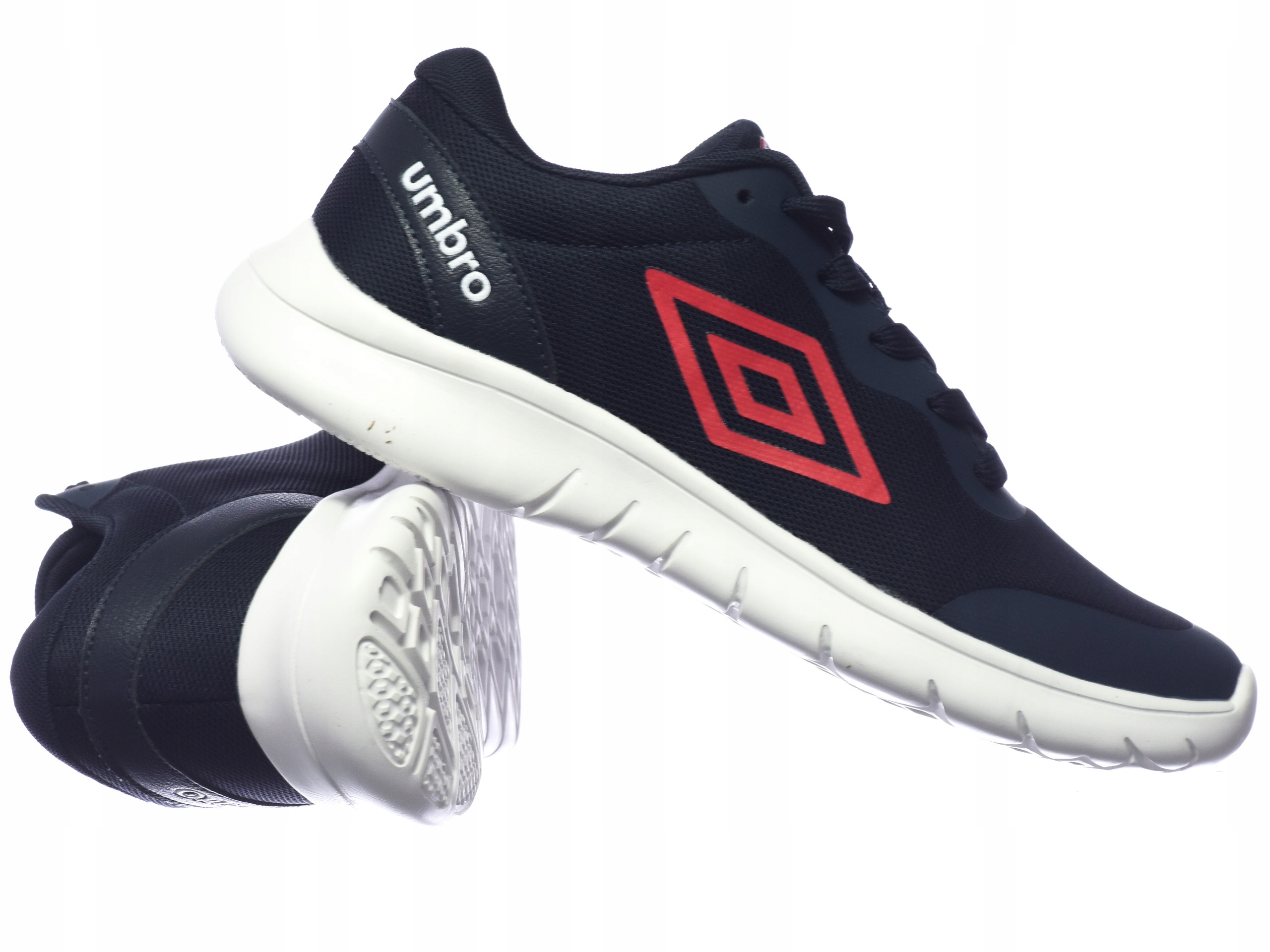 Pánské boty Umbro Pete Mix UMM517510/3251 sportovní boty Černé