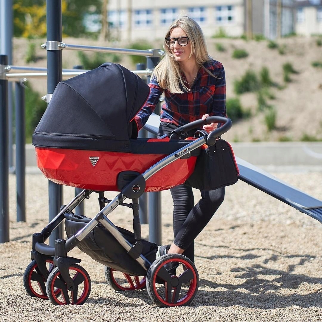 wózek dziecięcy Diamond S Line V2 Junama 4w1 czerwony 01 | COSMO Liczba kół 4