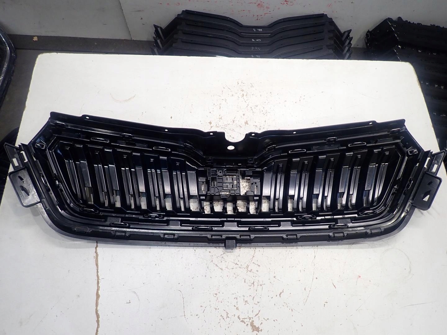 grill SKODA KAMIQ 2019- 568853653A