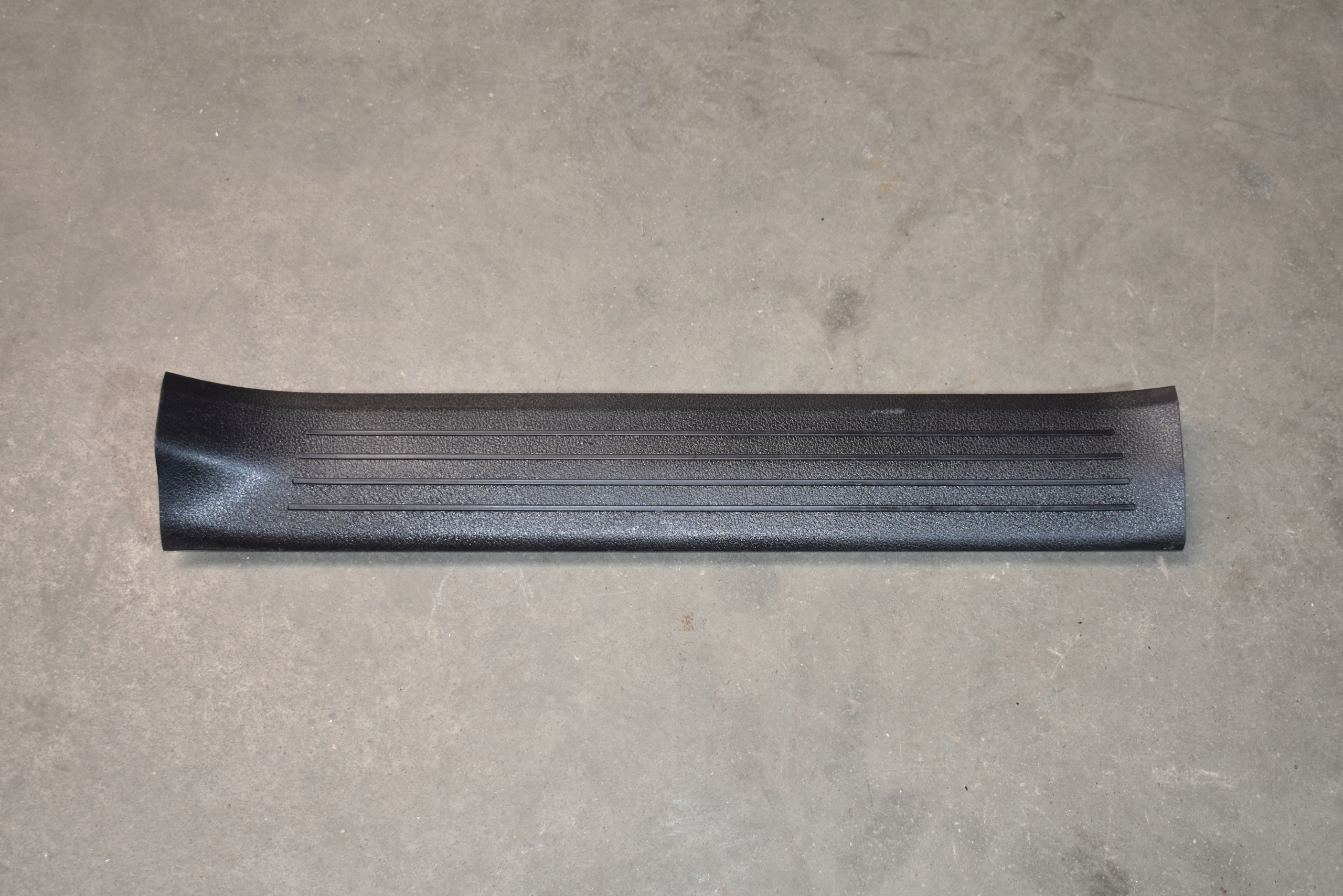 IDEALNA moulding cap threshold left MERCEDES W167 X167 1