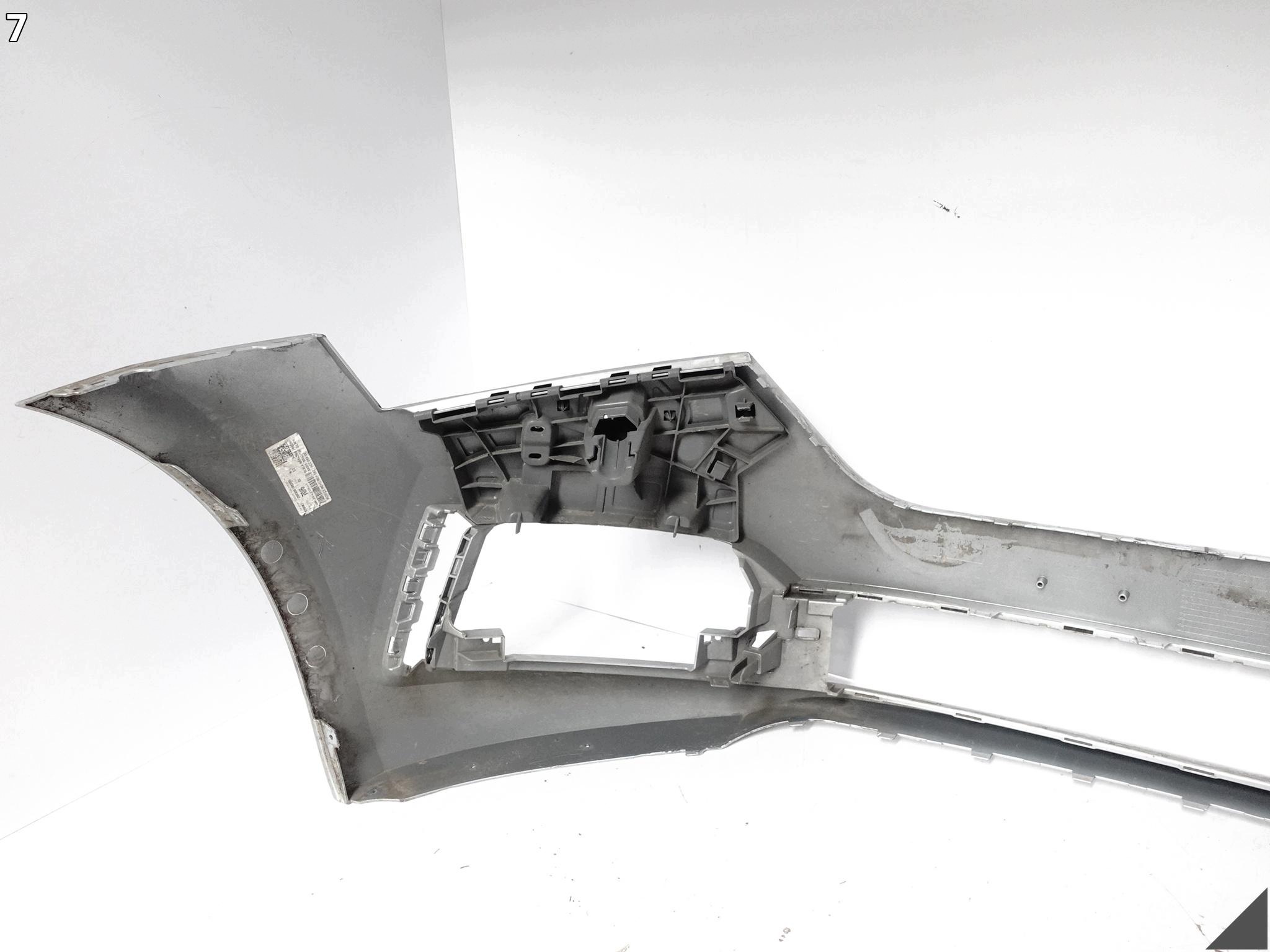 SKODA SCALA 657 19-23 bumper front + support WERSJA below washers 657807221
