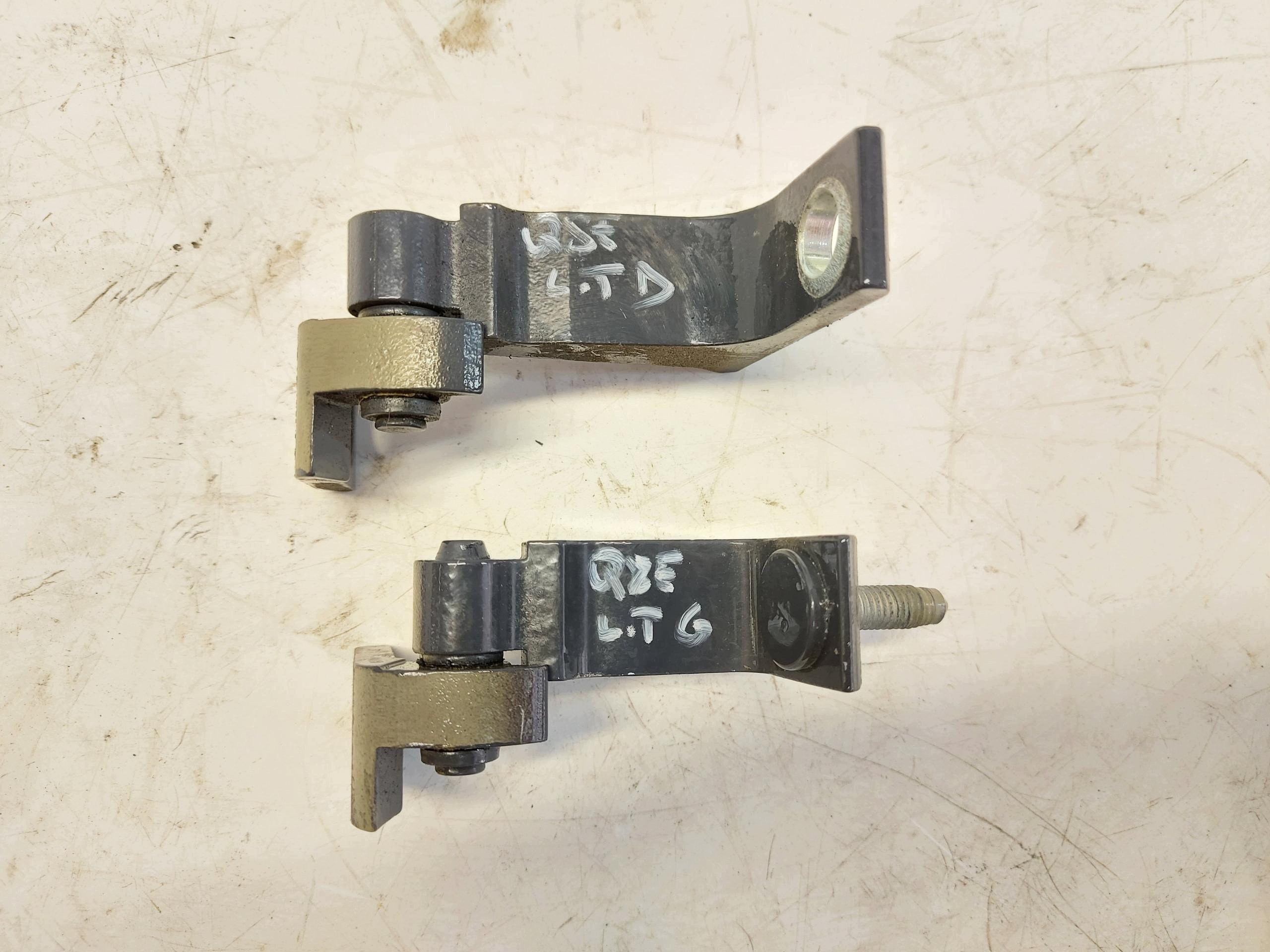 Audi Q8 E-TRON SportBack 4KE hinges hinge door left rear part upper lower kpl.