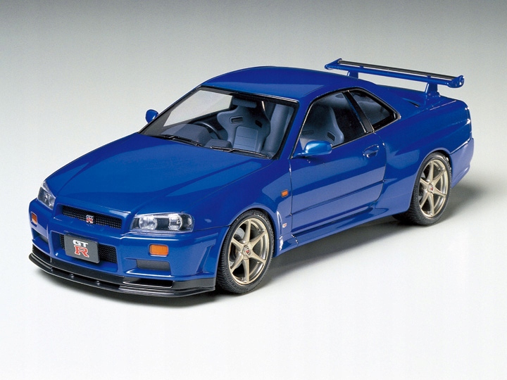 Nissan Skyline Gt-r V-Spec R34 model 24210 Tamiya