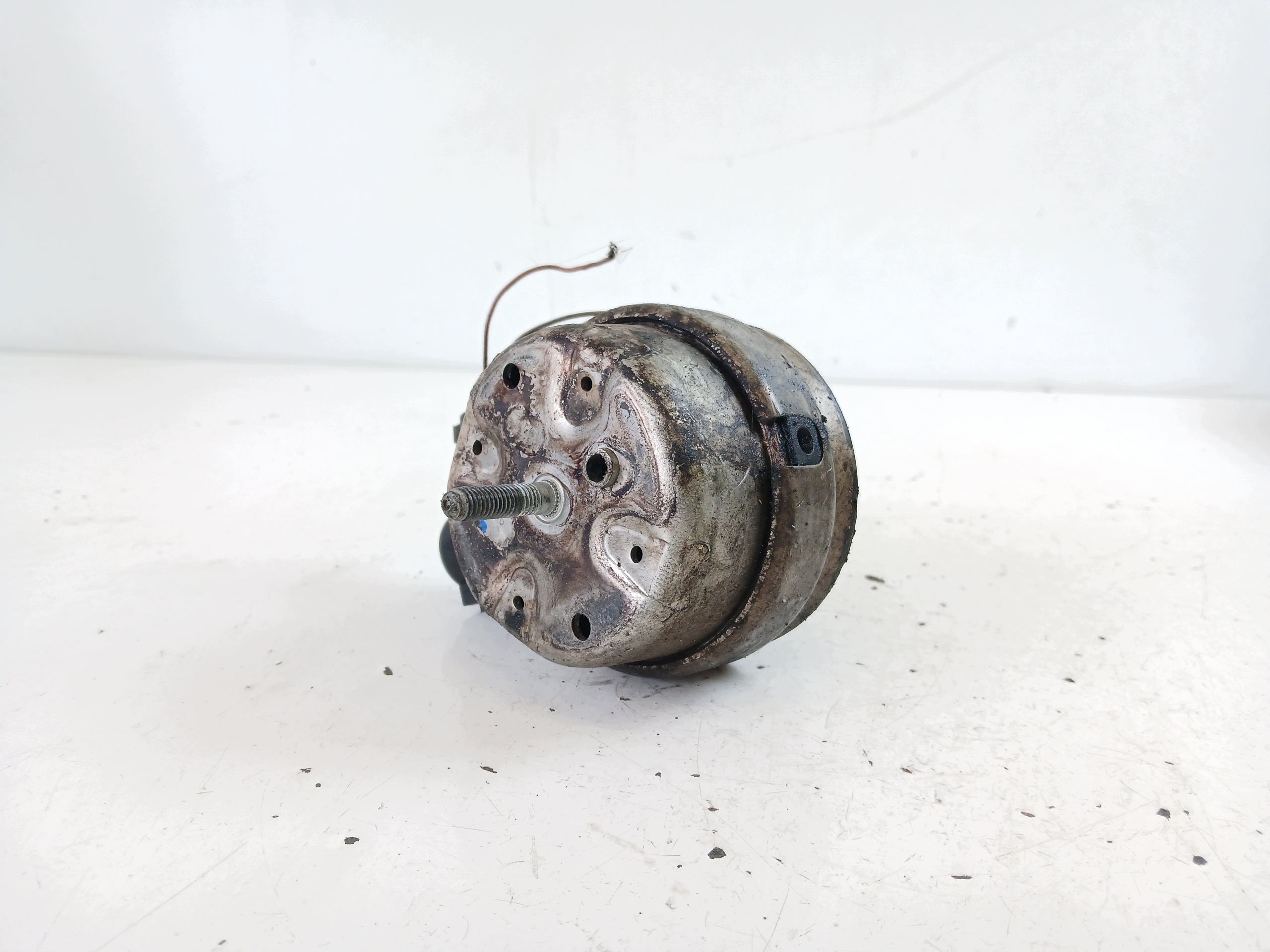 AUDI A6 C5 VW PASSAT B5 engine mount 4B0199379E