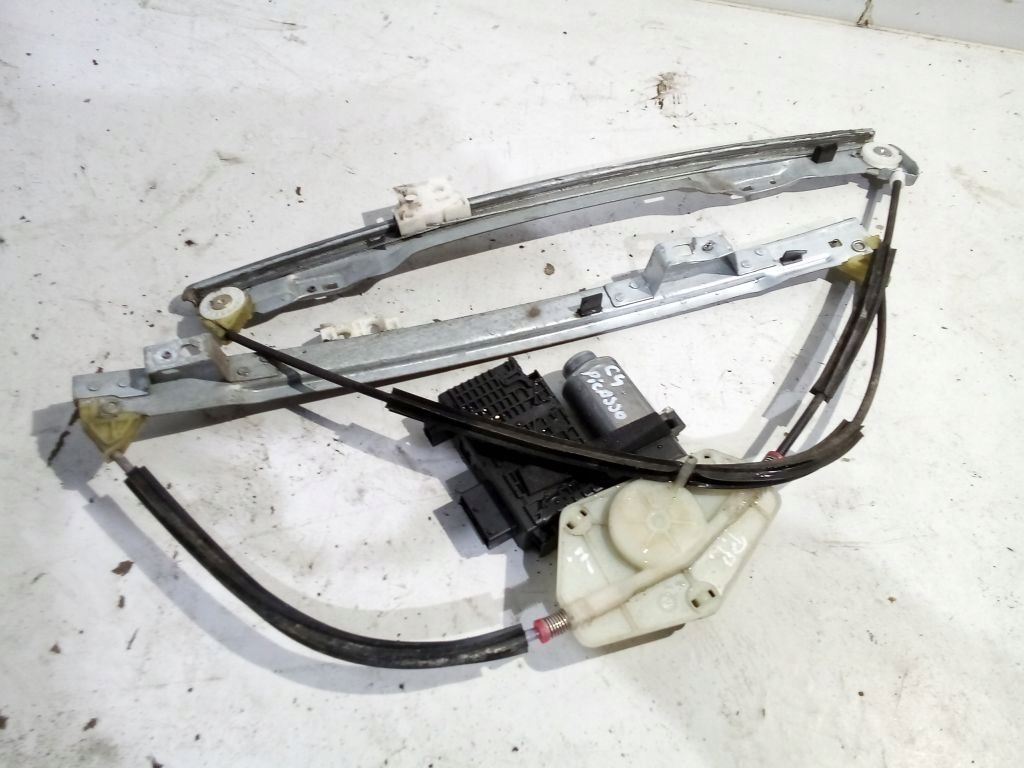 Citroen C4 Picasso and window regulator right front