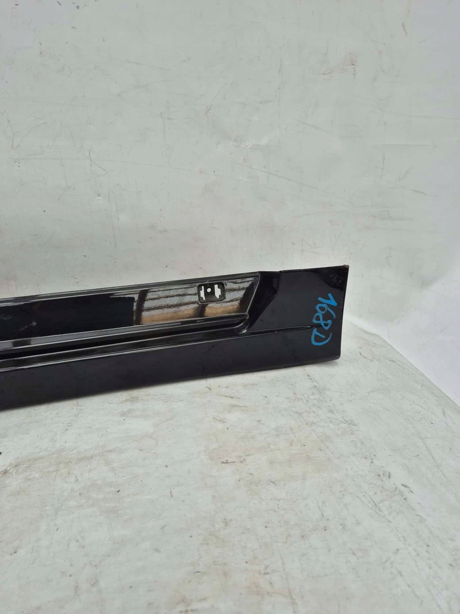 LEXUS CT200 CT200H 11- moulding threshold right 75850-76010