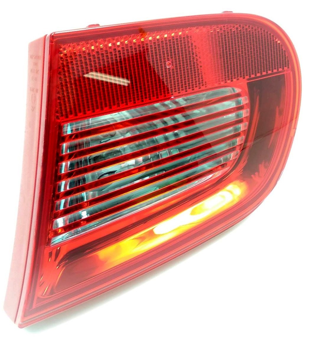 REFLEKTOR LAMPA ŚWIATŁO PRAWY TYŁ NOWA VOLKSWAGEN EOS 1Q0945094