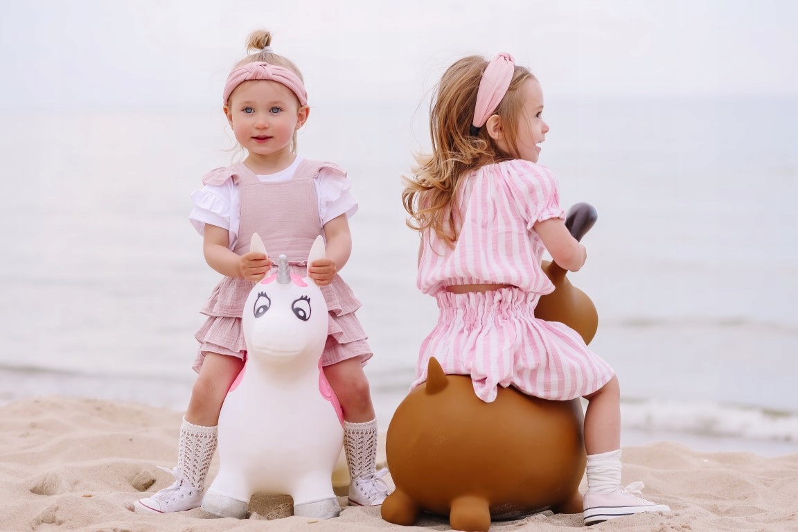 Gumowy skoczek Królik dla dzieci z pompką Materiał guma