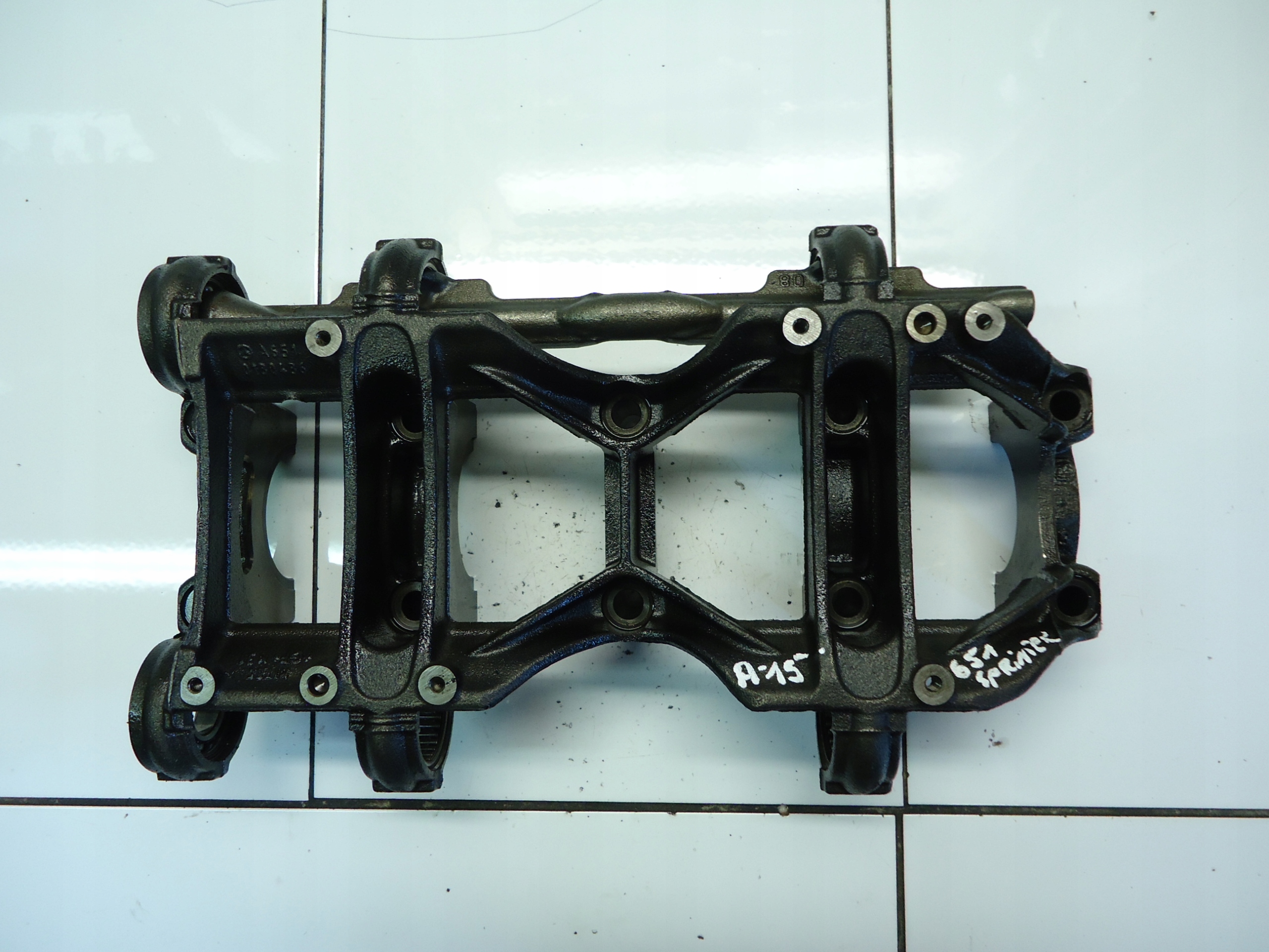 MERCEDES SPRINTER W906 2.2CDI 651 Porte Support arbre A6510130436