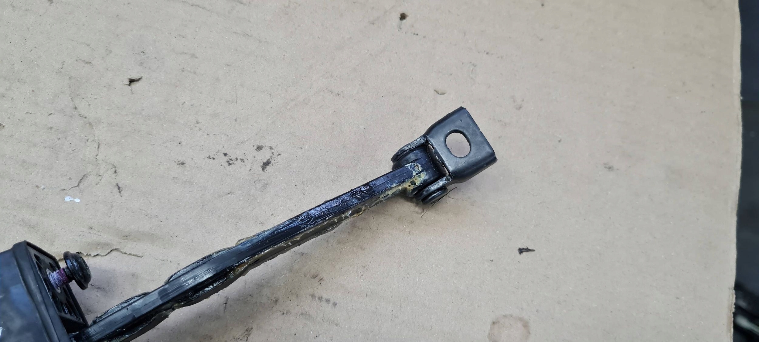 Q5 8R limiter door left front 8R0837249C