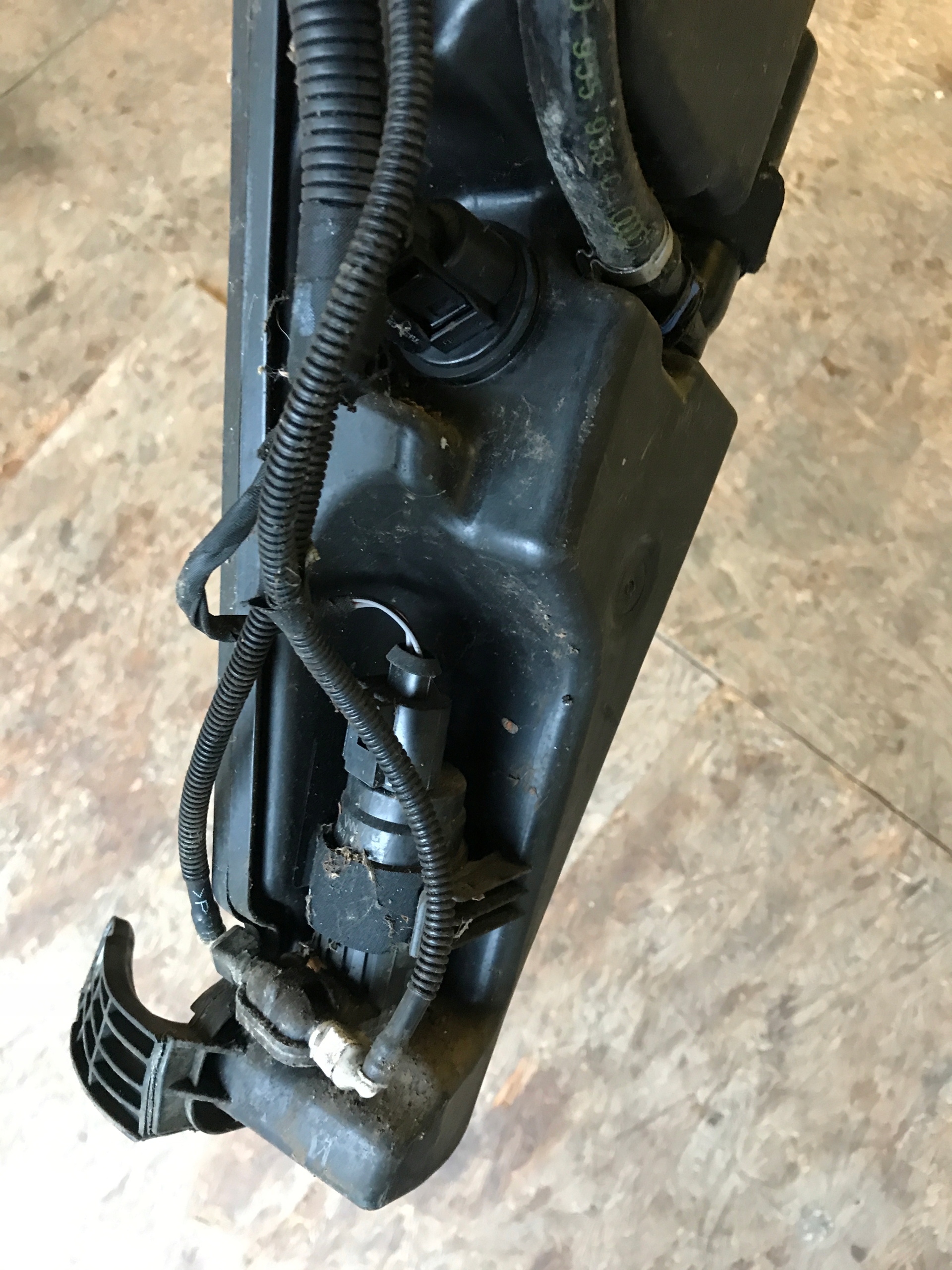 washer fluid tank AUDI Q5 8R0955453B