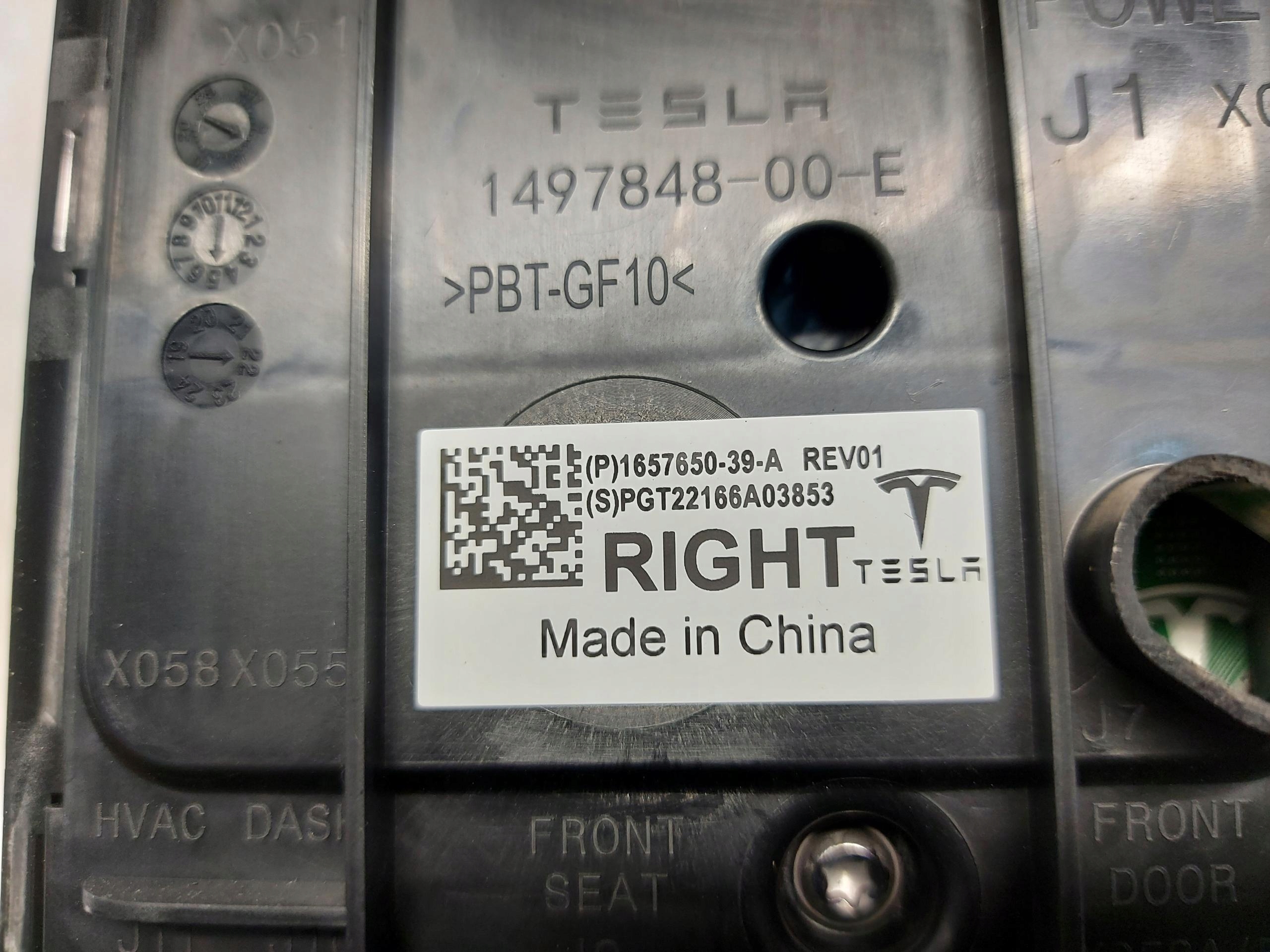 TESLA MODEL Y 2022r module control unit right 1657650-39-A