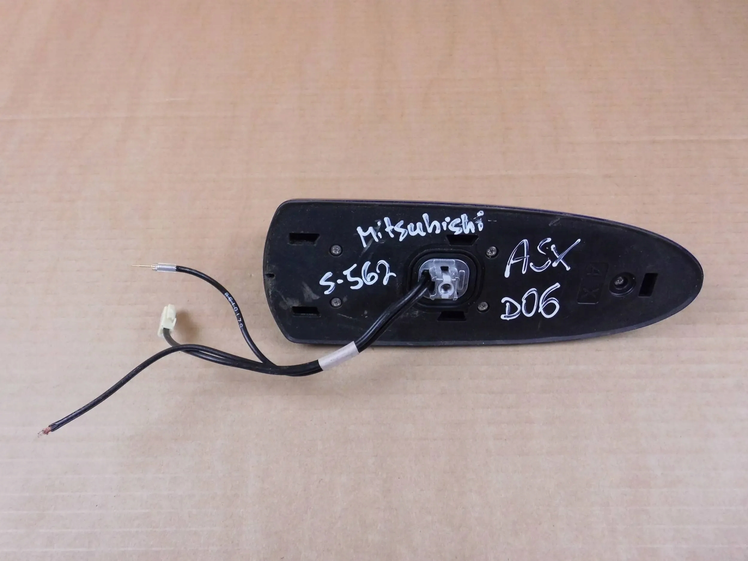 Mitsubishi ASX Eclipse Cross Antenne pletwa rekina GPS 8723A473