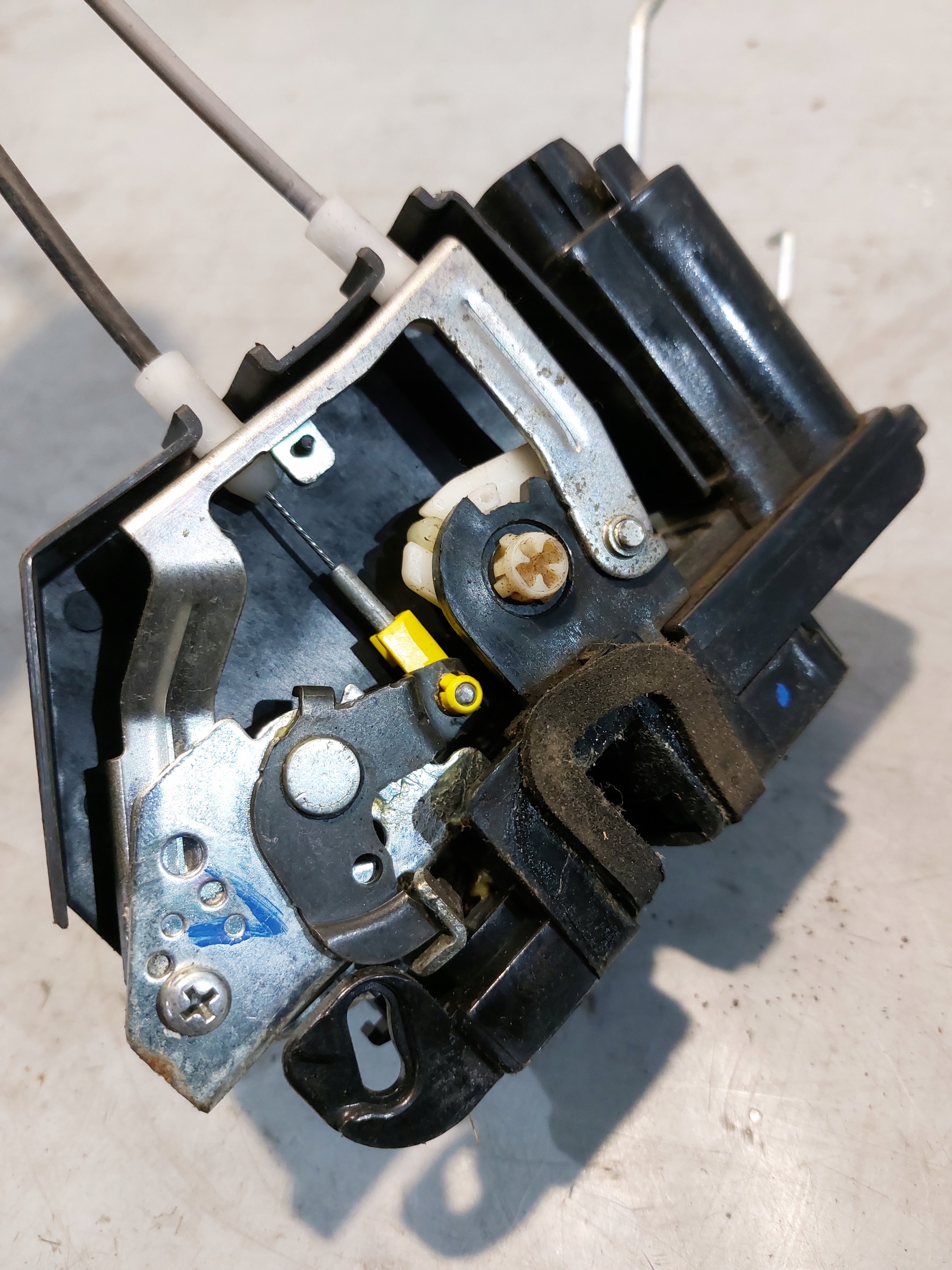 lock door right front 5PIN HYUNDAI I10 and