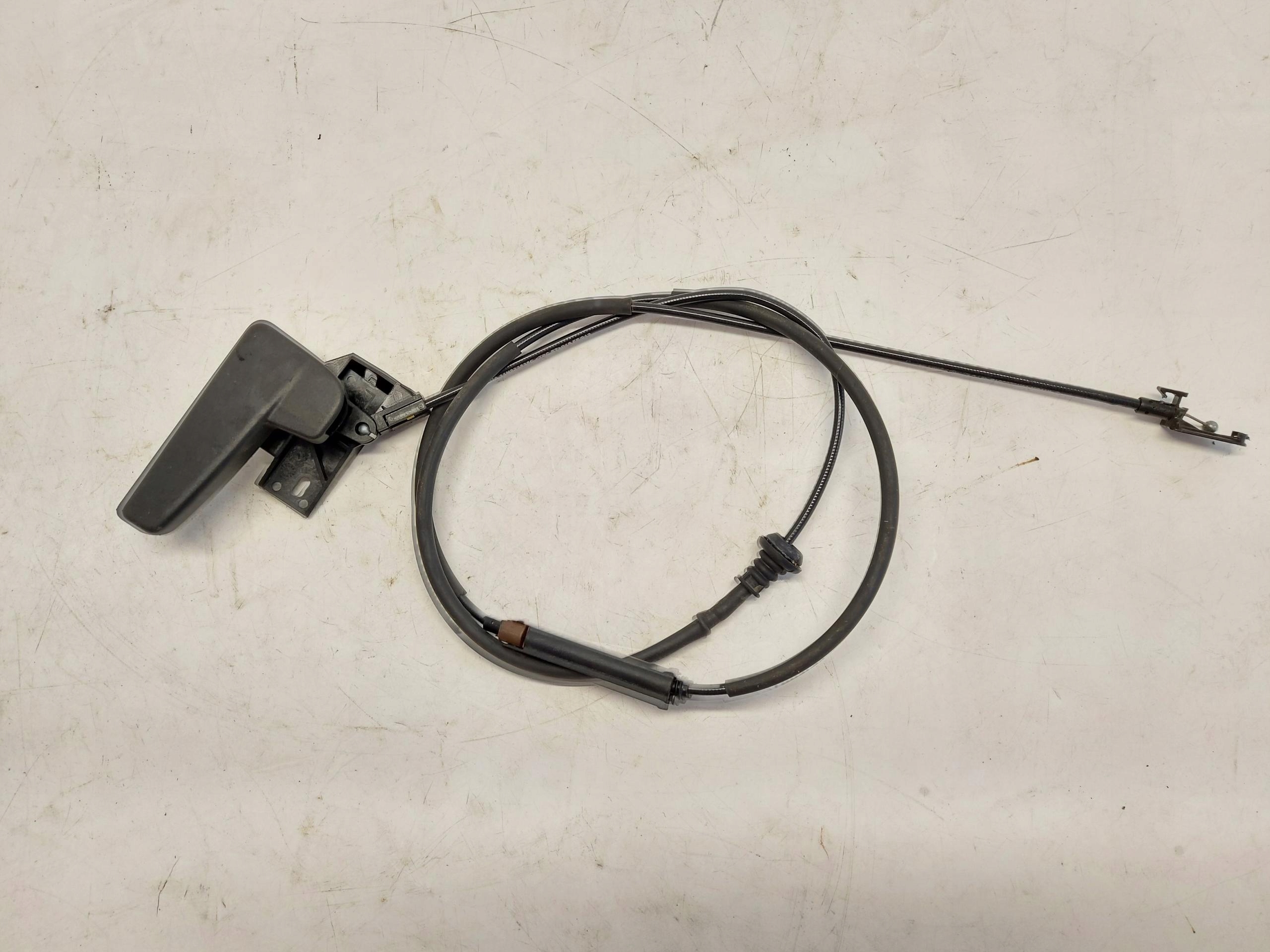 Ford Explorer VII R2KB Câble Levier pour l’ouverture du capot 11N823535C