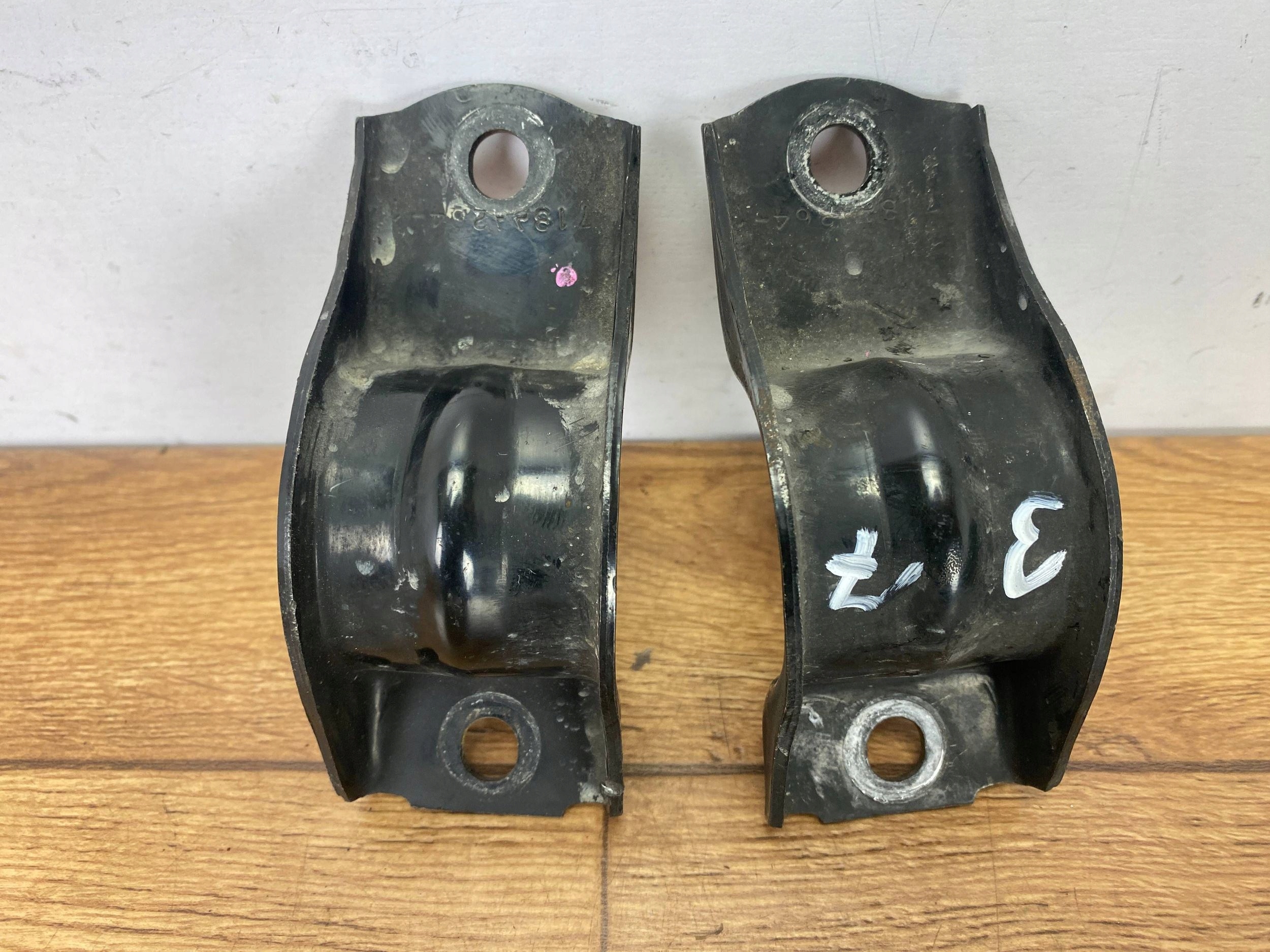 Obejma des stabilisators Halter Dodge Charger 2015