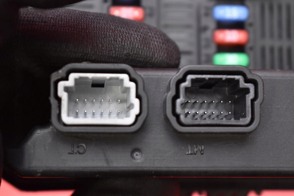 блок предохранителей 284B6-0723R renault KOLEOS 1 и 2.0 150 ЛС