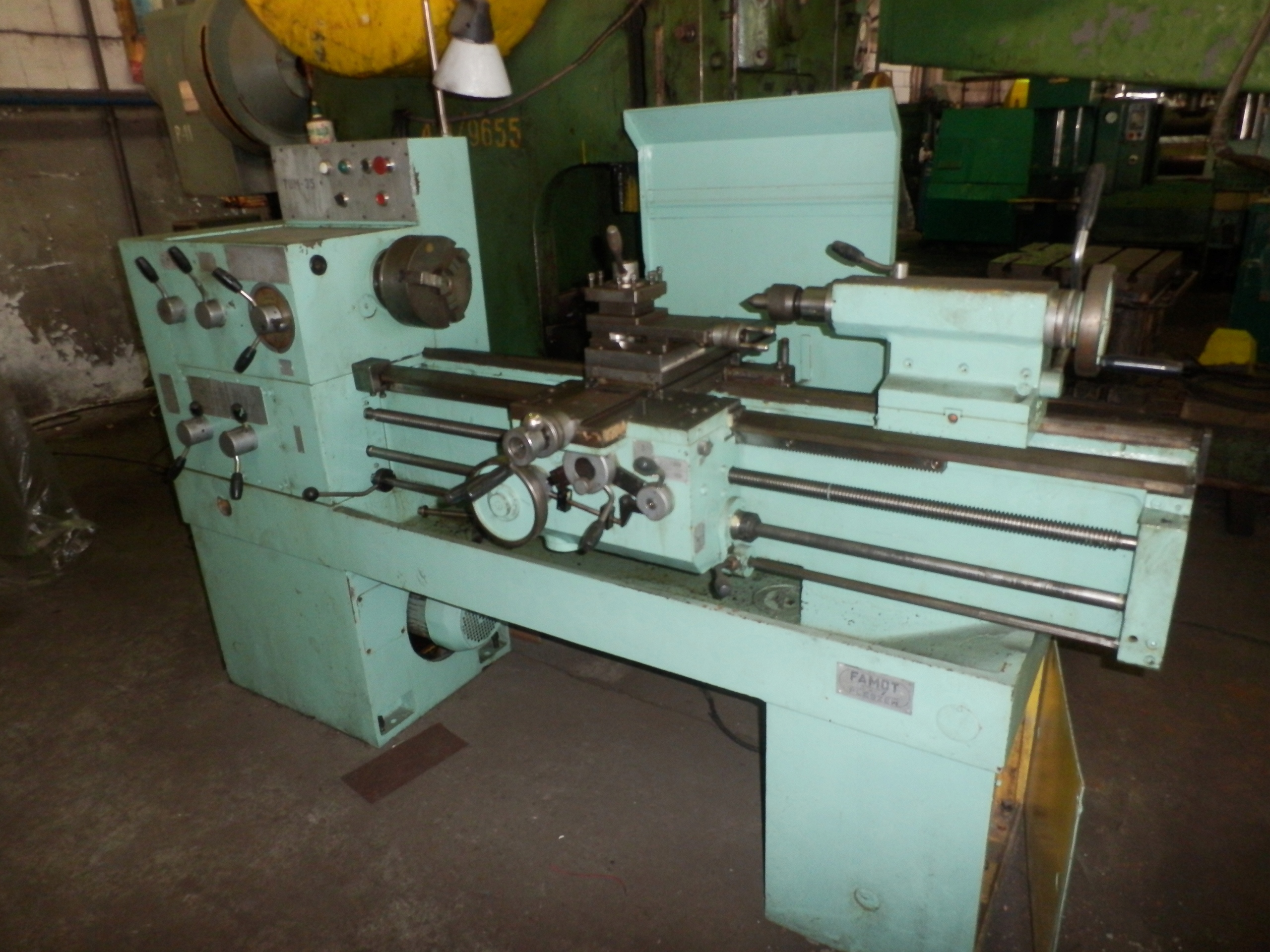 Токарный станок TUM-35