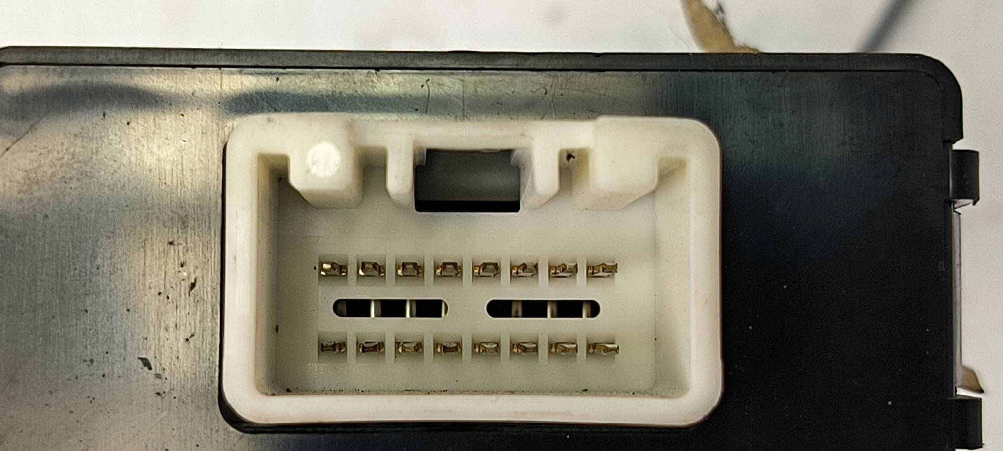Module G8D-327A-B MAZDA PREMACY