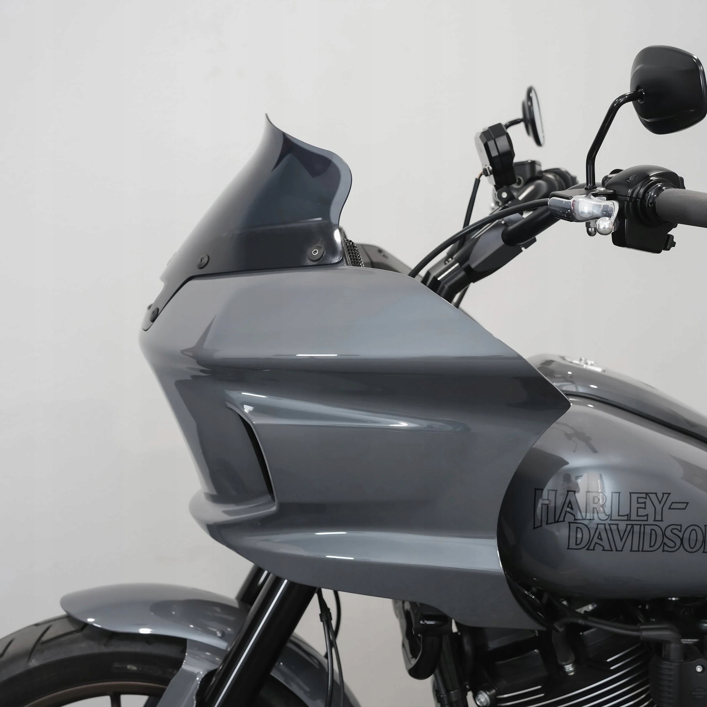 Sklo Harley Davidson 22- Softail Low Rider St 6" Klock Werks