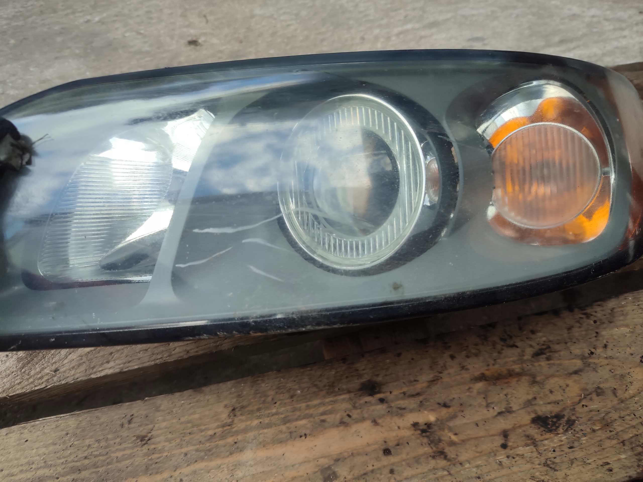 light REFLEKTOR left front VOLVO S40 II V50 04-07 30698885 lens EUROPA