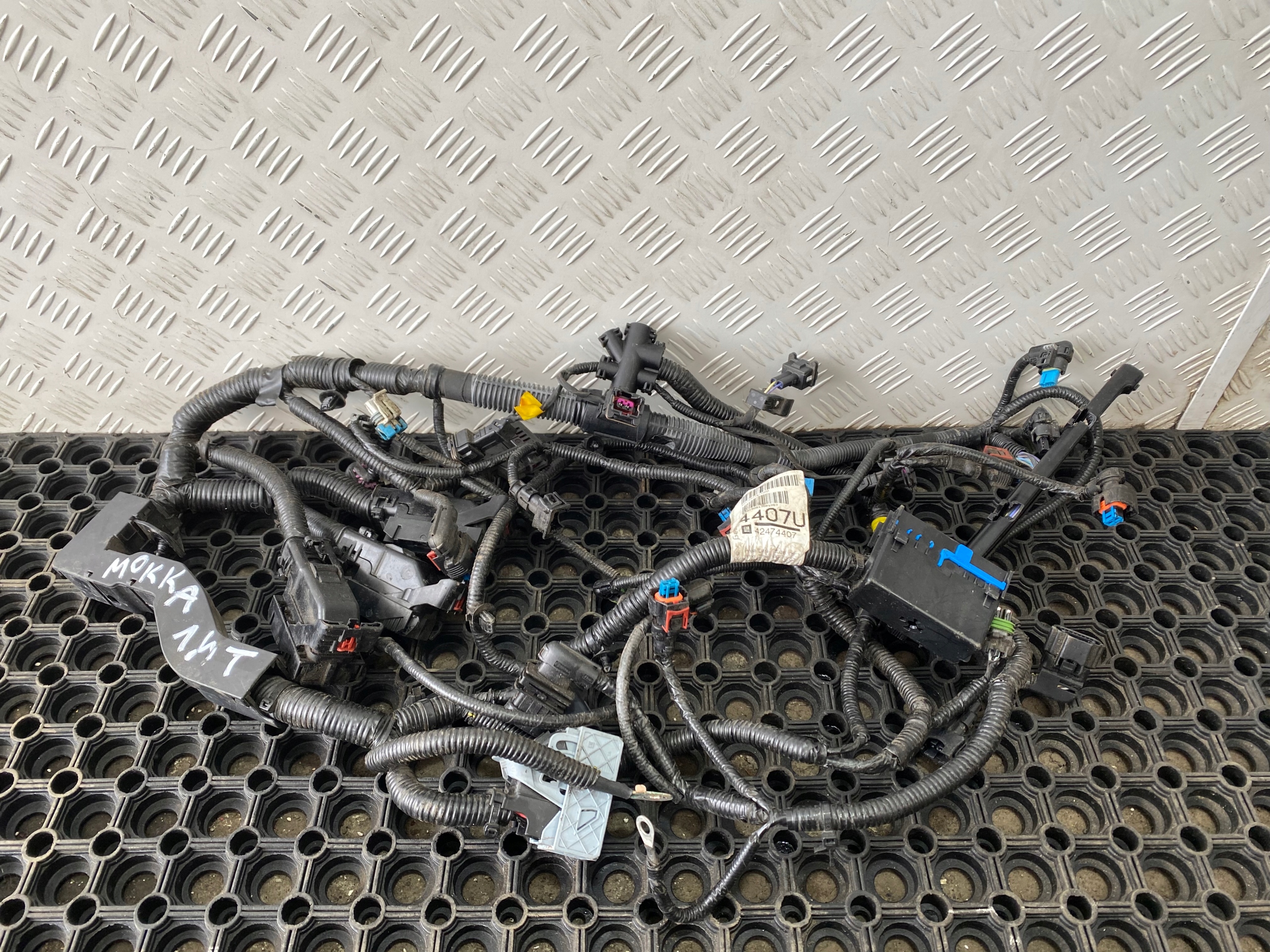 OPEL MOKKA A 12-18 1.4T B14NET bundle motor wiring 42474407 OE